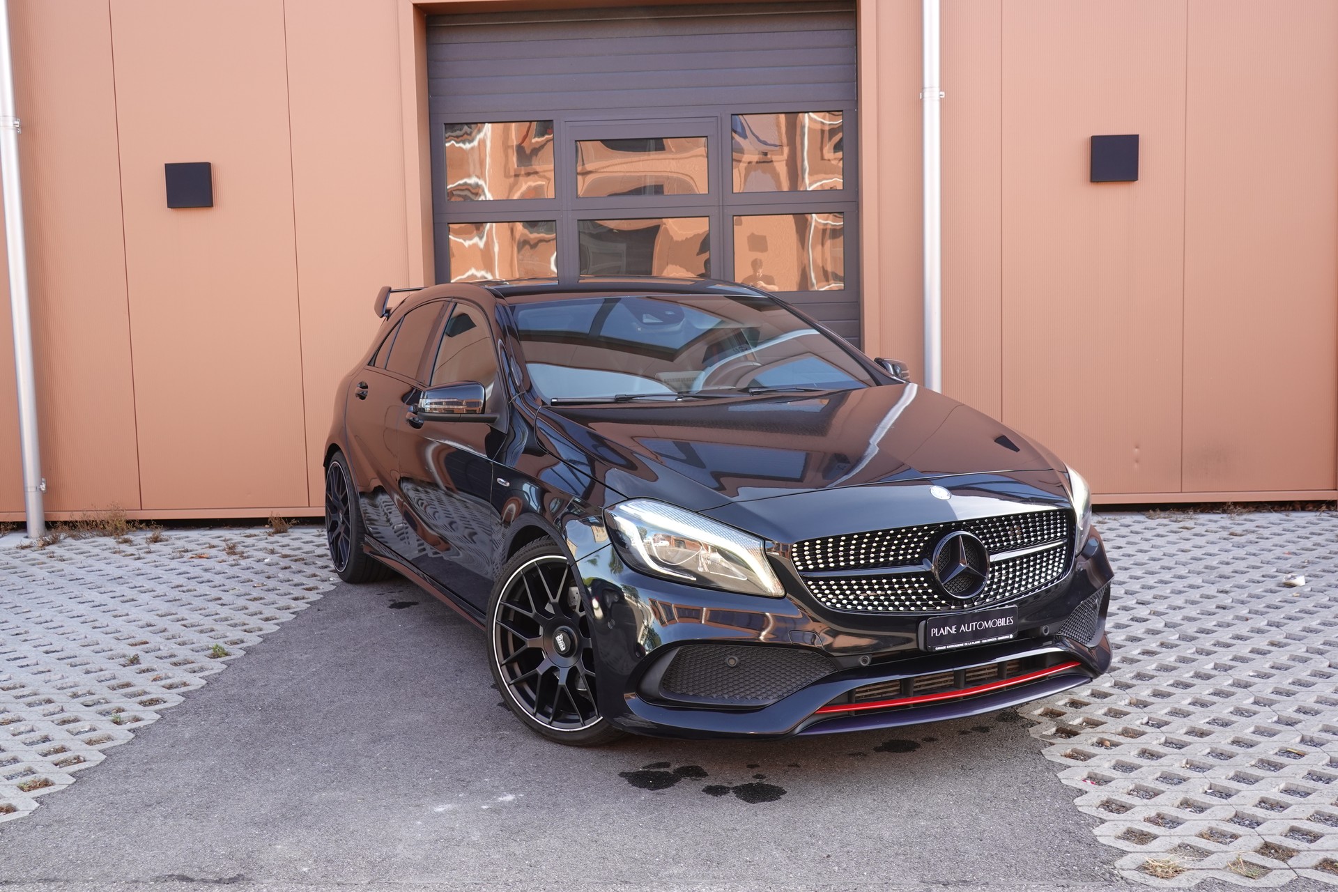MERCEDES-BENZ A 250 Sport 4Matic 7G-DCT -" Pack AMG * Sièges Chauffants * Camera de recul* GPS * Tempomat * intérieur carbone *