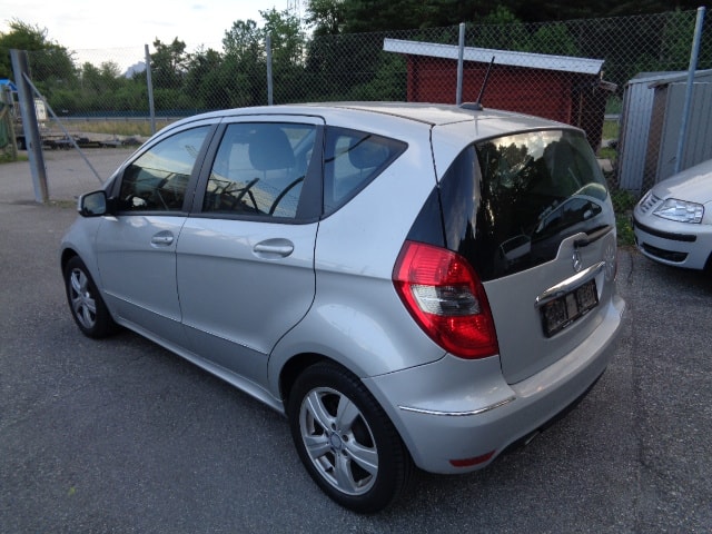 MERCEDES-BENZ A 160 (150) BlueEfficiency Classic-image-3