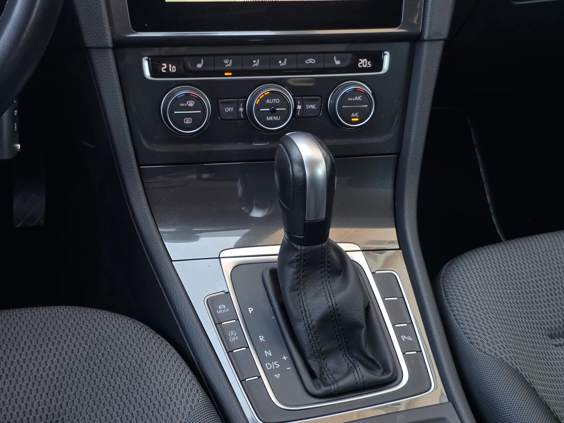 VW Golf Variant 2.0 TDI Comfortline DSG * CH-Fahrzeug * Frisch ab MFK *-image-13