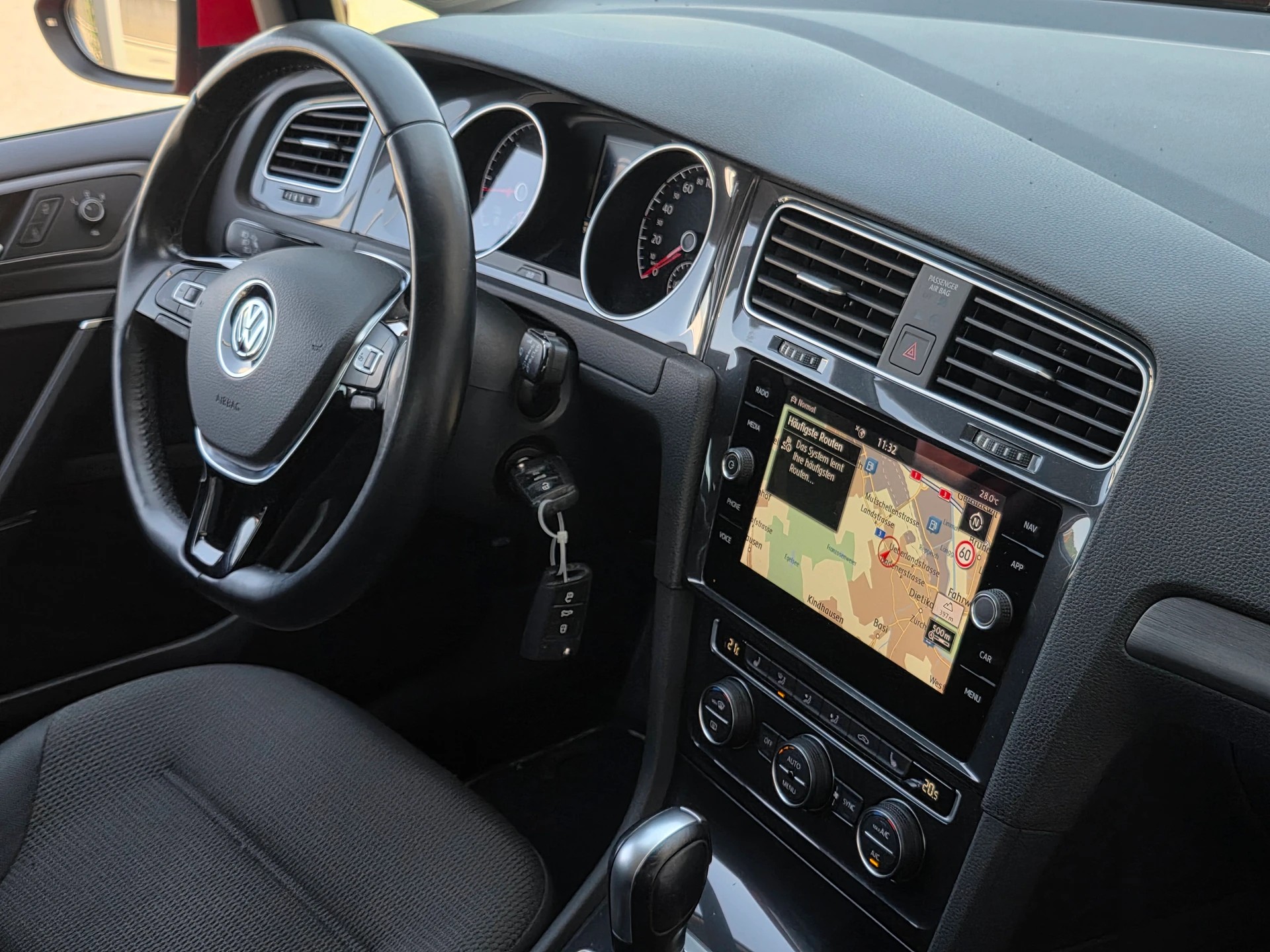 VW Golf Variant 2.0 TDI Comfortline DSG * CH-Fahrzeug * Frisch ab MFK *-image-16