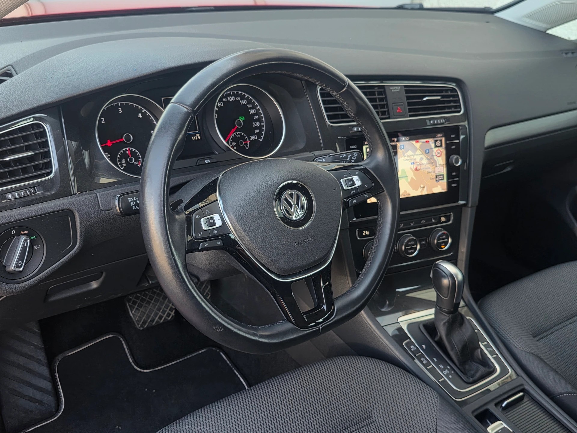 VW Golf Variant 2.0 TDI Comfortline DSG * CH-Fahrzeug * Frisch ab MFK *-image-6