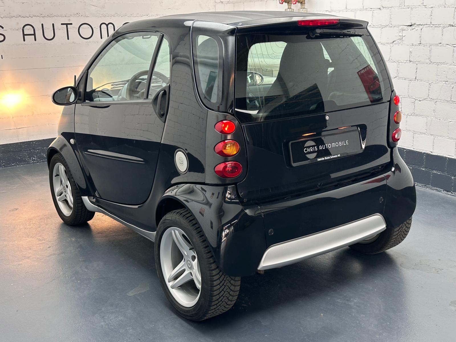 SMART fortwo pure-showroom-element-1