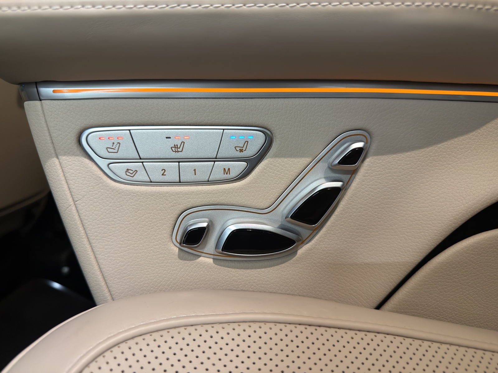 MERCEDES-BENZ V 300 d lang Exclusive 4Matic 9G-Tronic-image-10