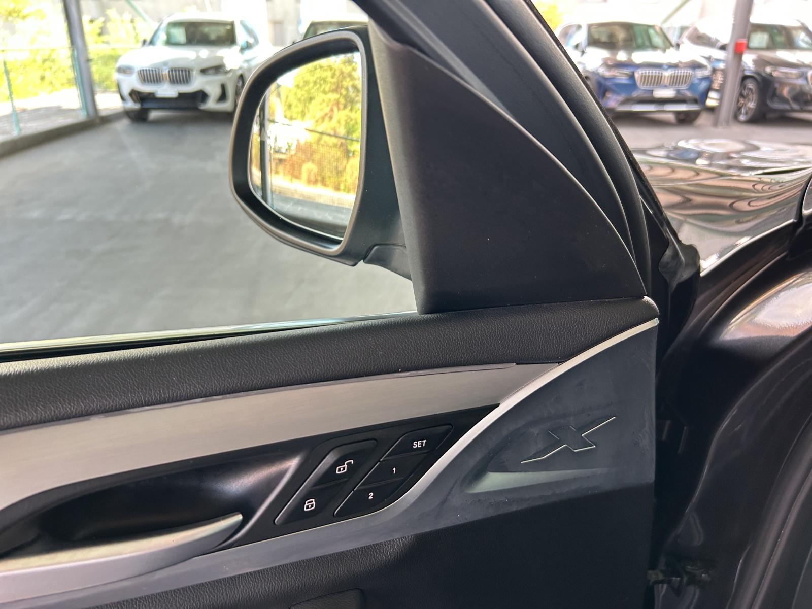 BMW X4 30i xDrive SAG-image-19