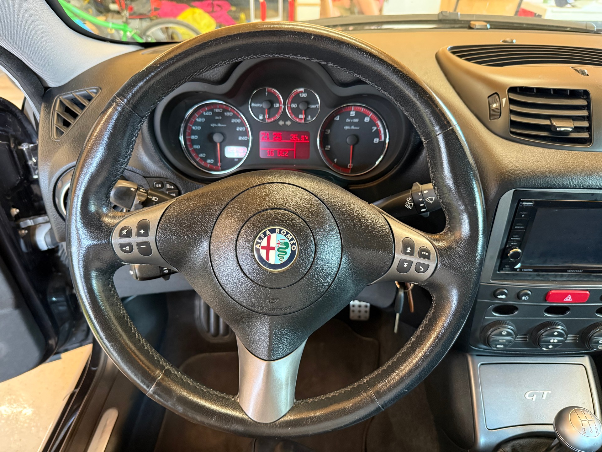 ALFA ROMEO GT 2.0 JTS Black Line-image-6