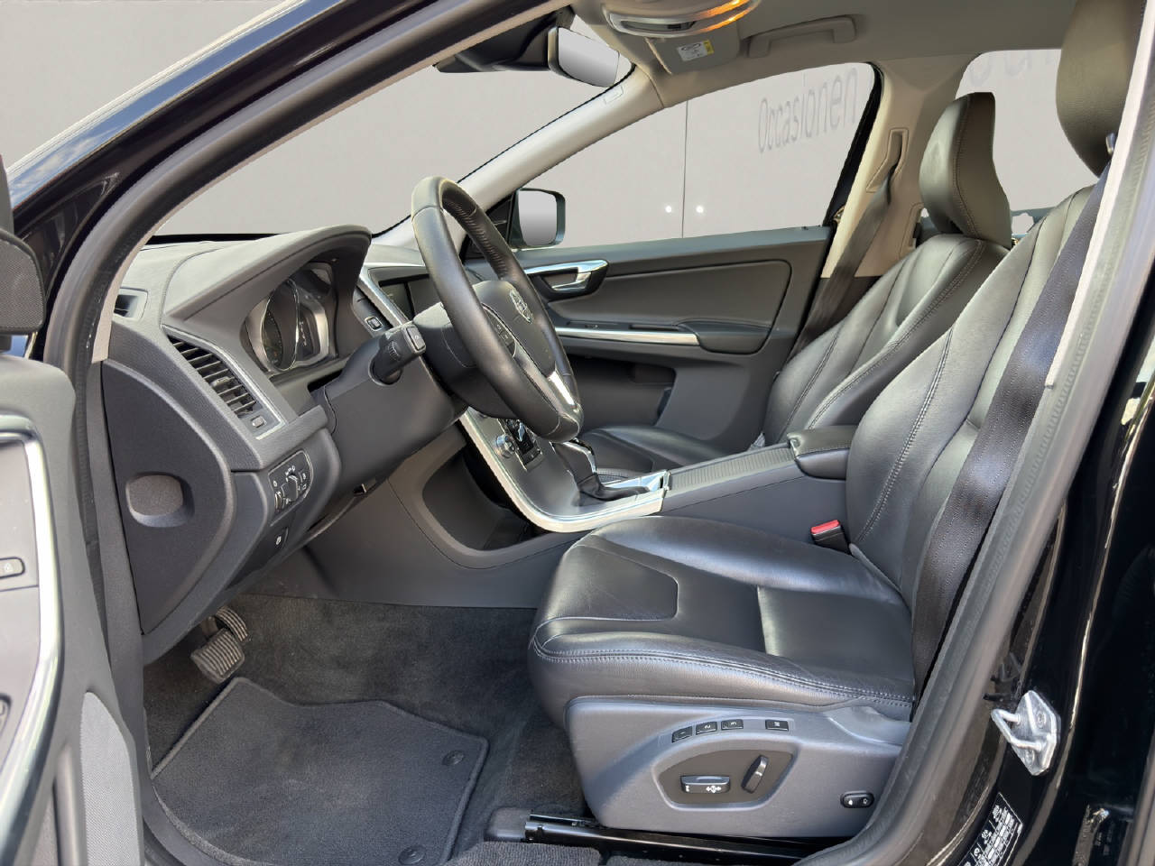 VOLVO XC60 2.0 T5 Summum AWD-showroom-element-3