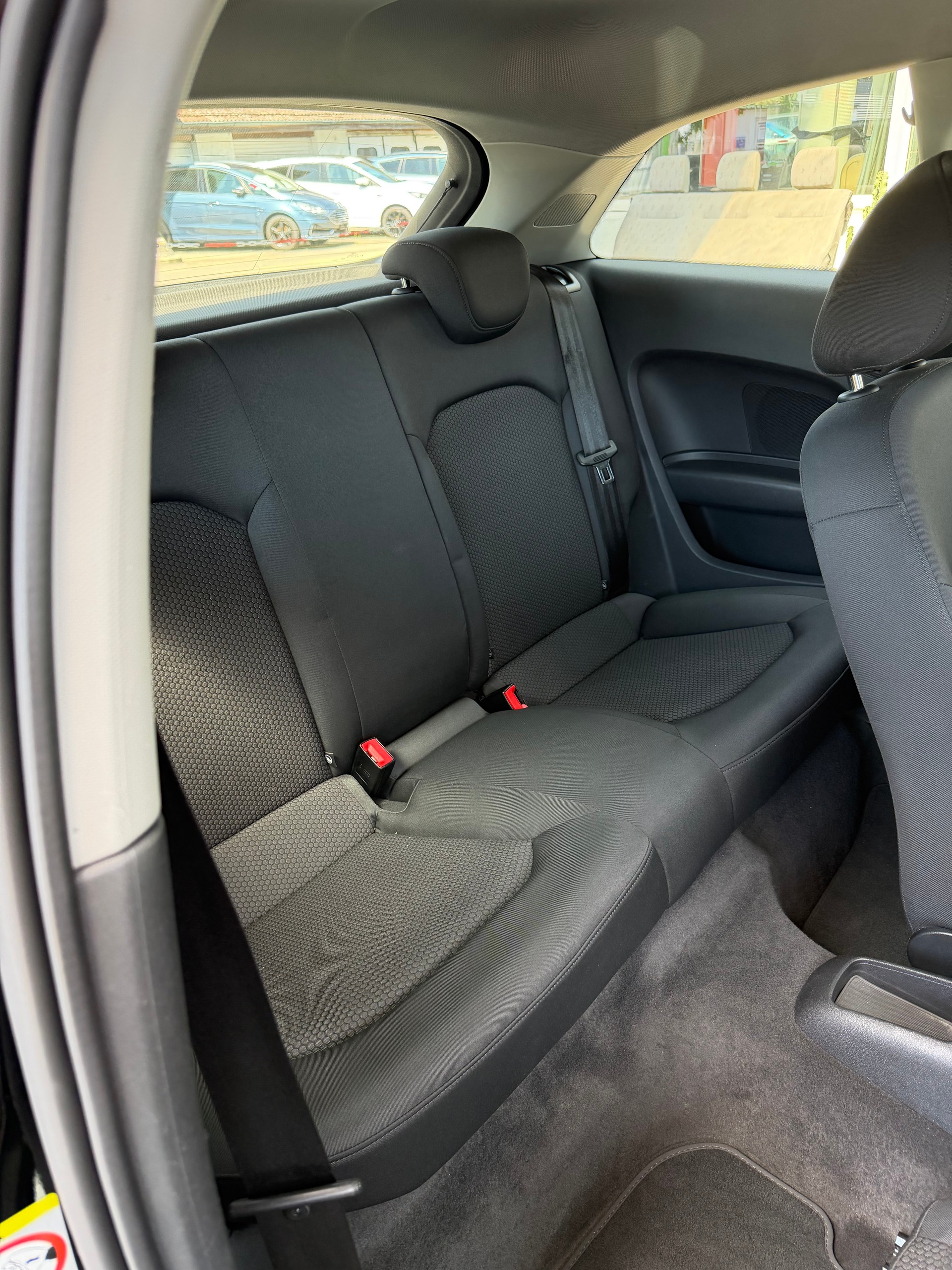 AUDI A1 1.2 TFSI Attraction-image-10