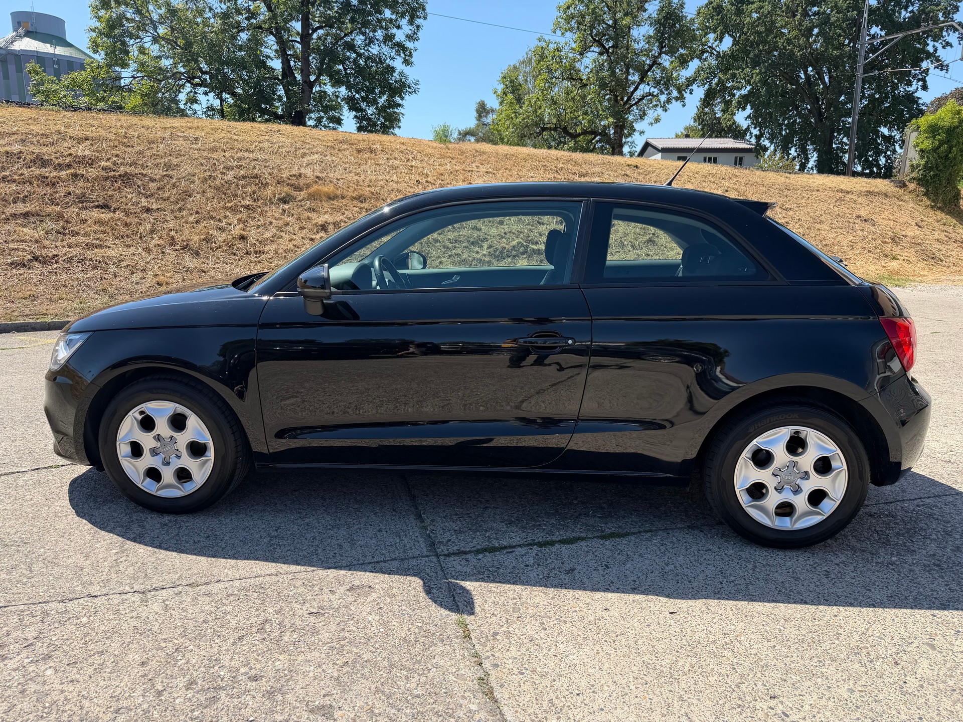 AUDI A1 1.2 TFSI Attraction-showroom-element-1
