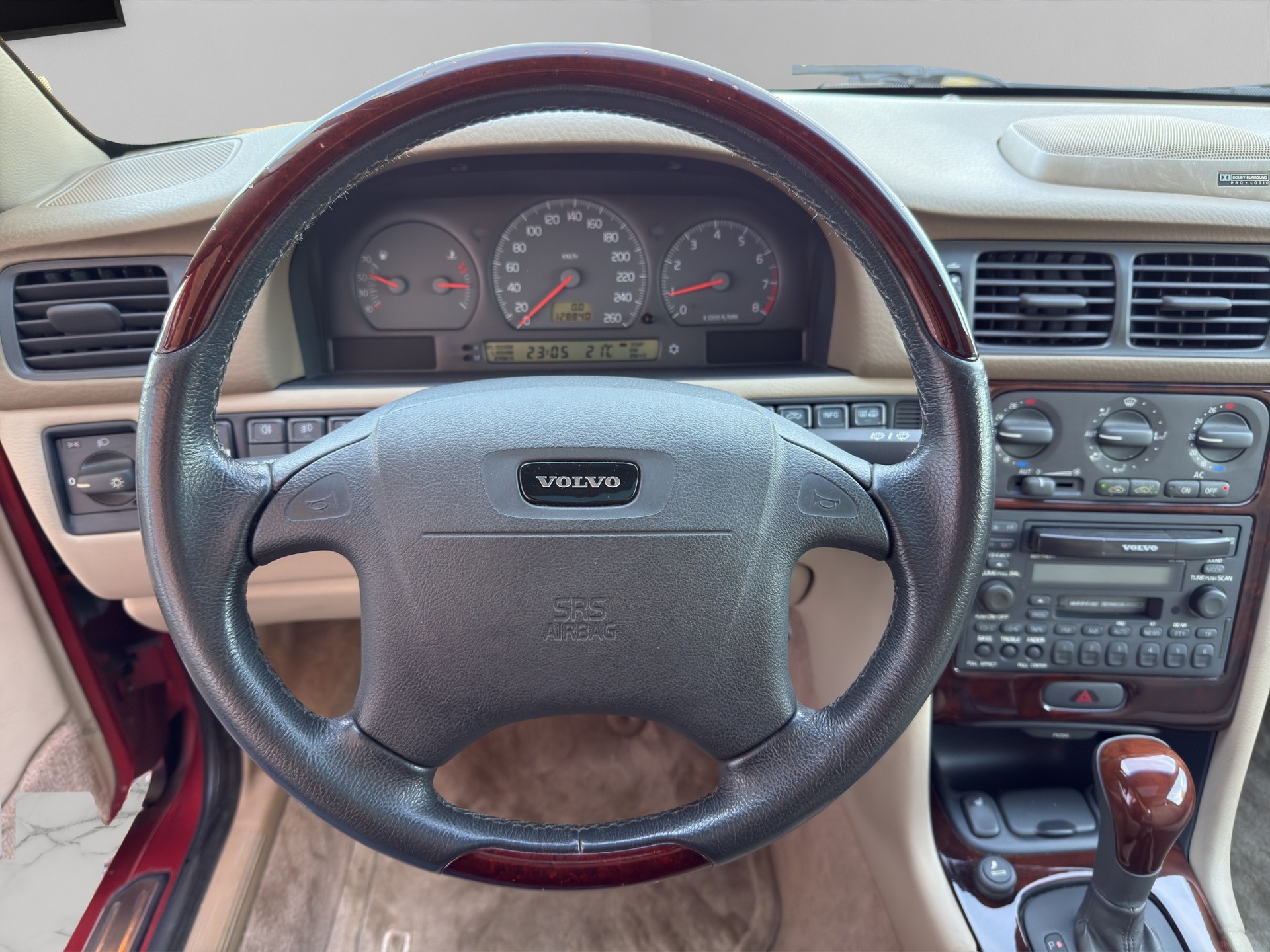 VOLVO C70 T5 Automat * Liebhaber Fahrzeug aus 1. Hand * ab MFK * Zahnriemen ersetzt *-image-11