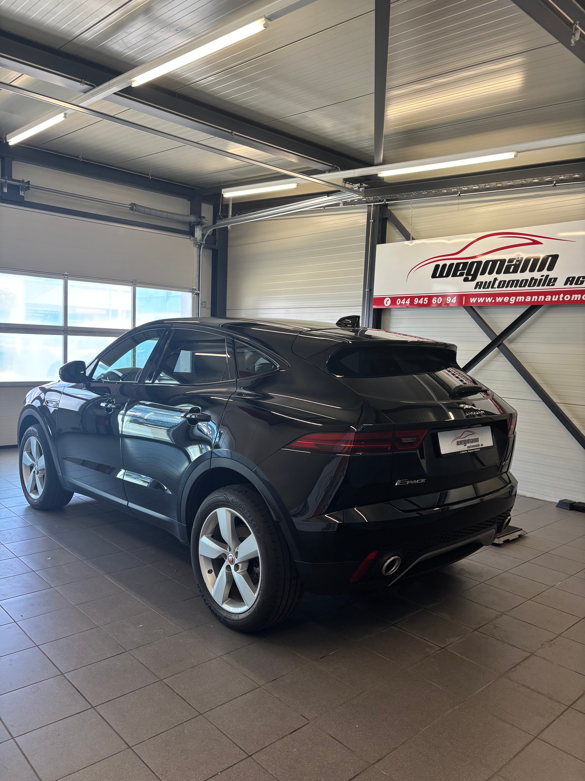 JAGUAR E-Pace 2.0 P200 S AWD Automatik-image-5