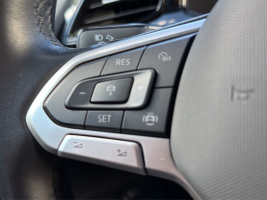 VW T-Roc 2.0 TSI 75 Ed. 4M-image-11