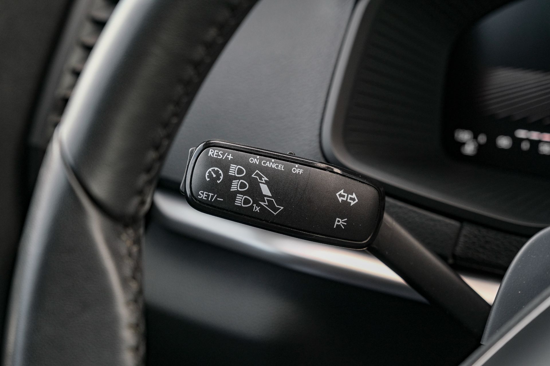 SKODA Karoq 1.5 TSI Fresh DSG-image-22