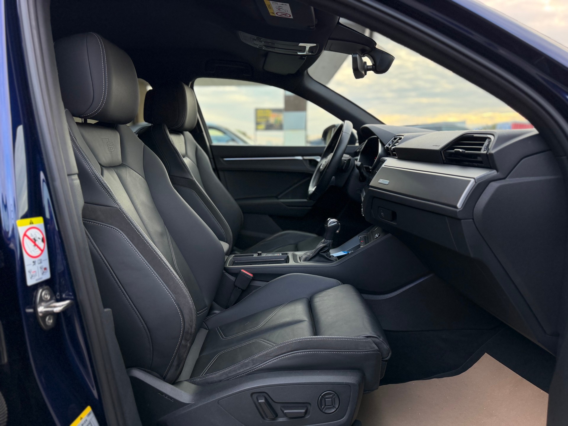 AUDI Q3 Sportback 35 TFSI S line Attraction S-tronic-image-11