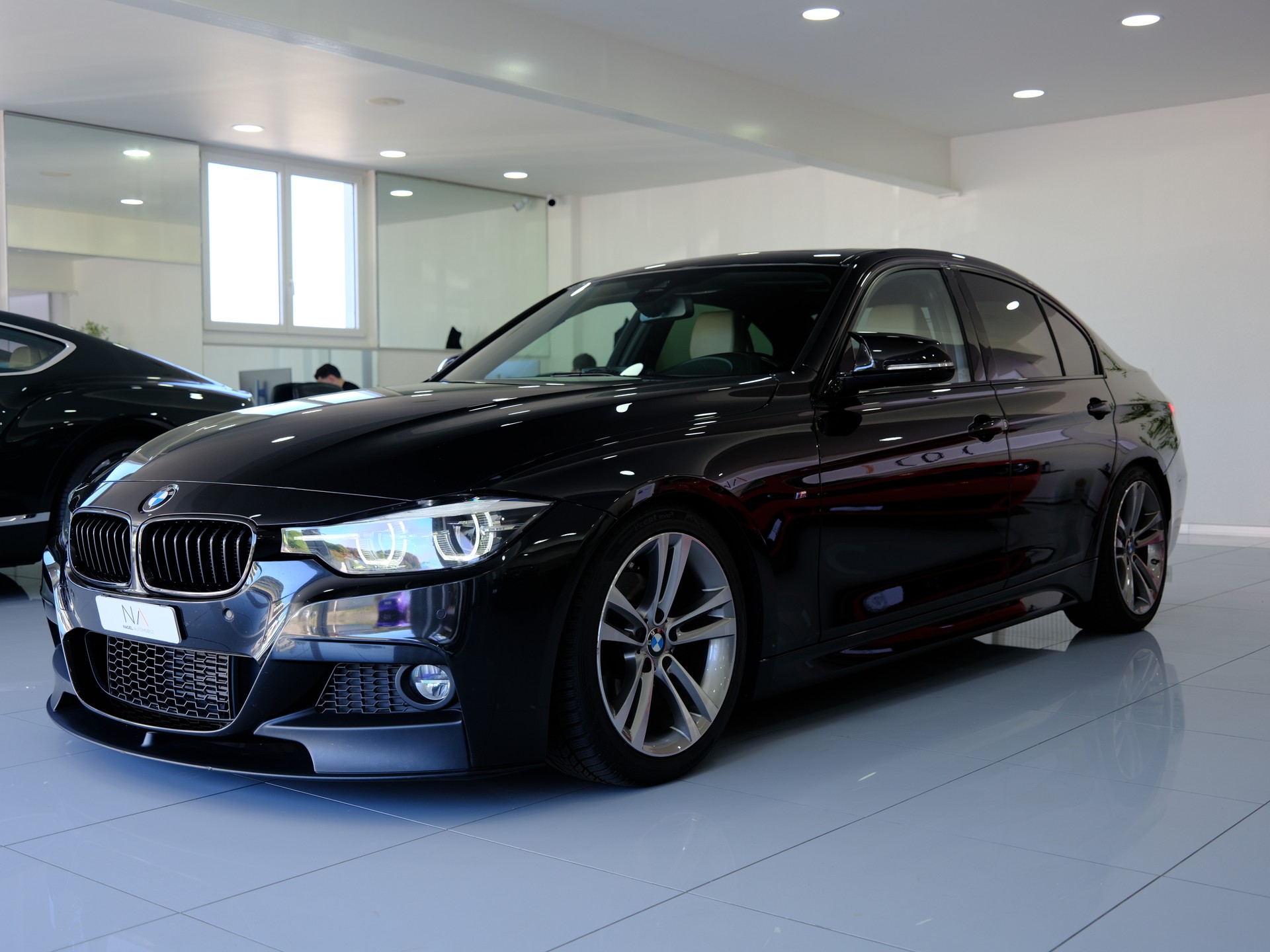 BMW 320d M Sport Steptronic *Rückfahrkamera* *Sitzheizung*-showroom-element-3