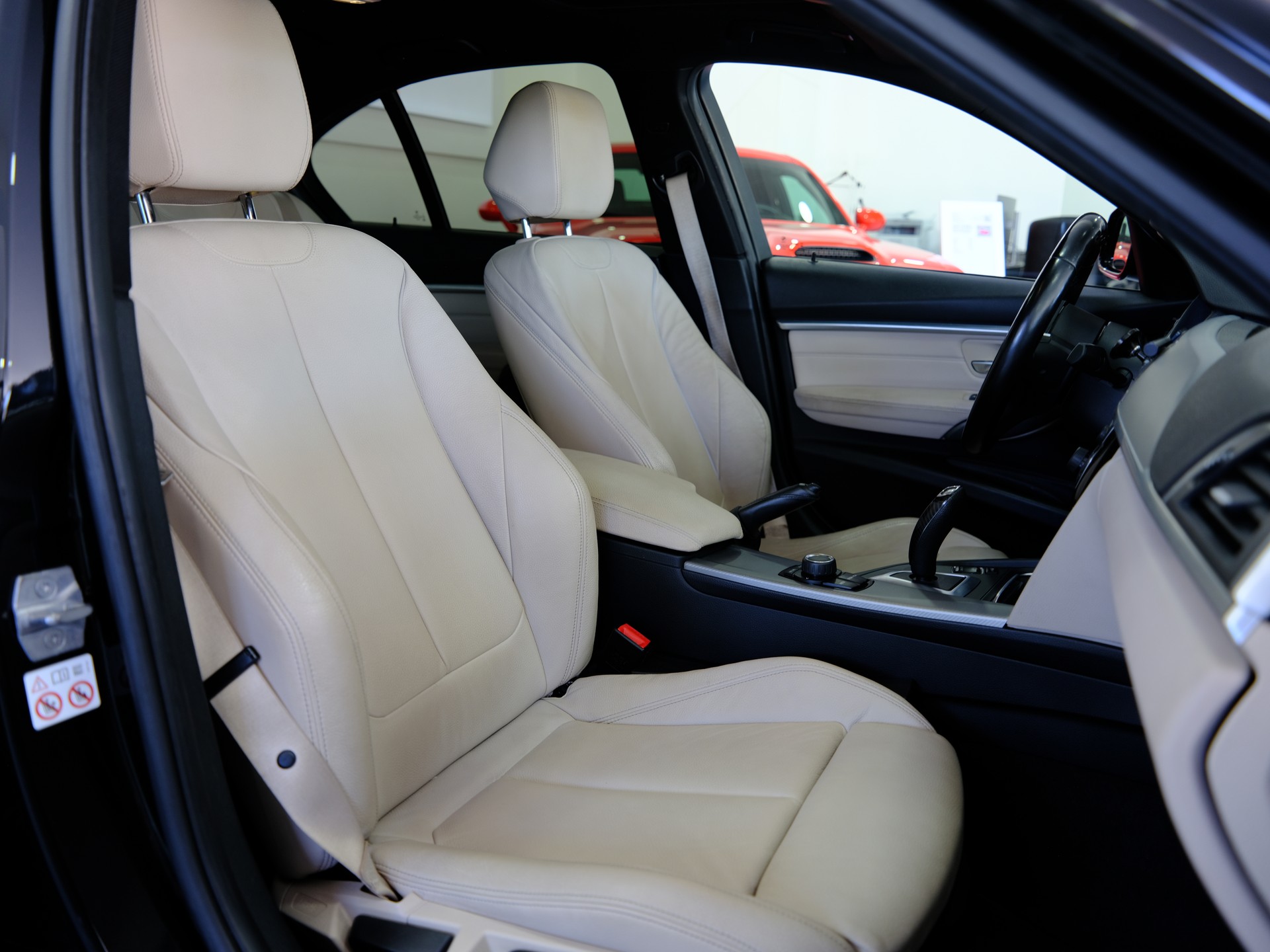 BMW 320d M Sport Steptronic *Rückfahrkamera* *Sitzheizung*-image-13