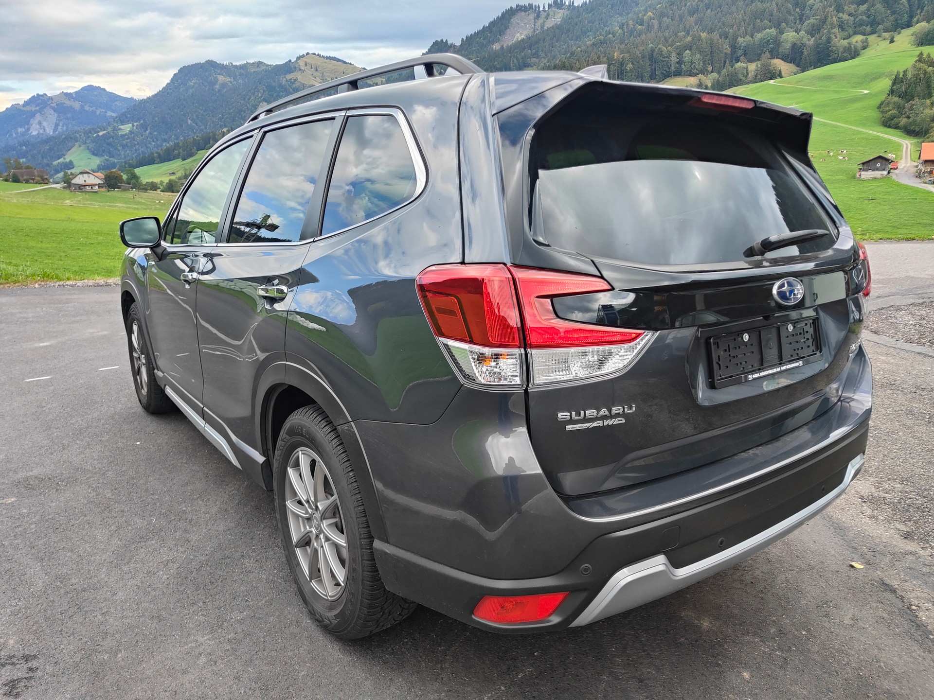 SUBARU Forester 2.0i e-Boxer Swiss Plus Lineartronic-showroom-element-1