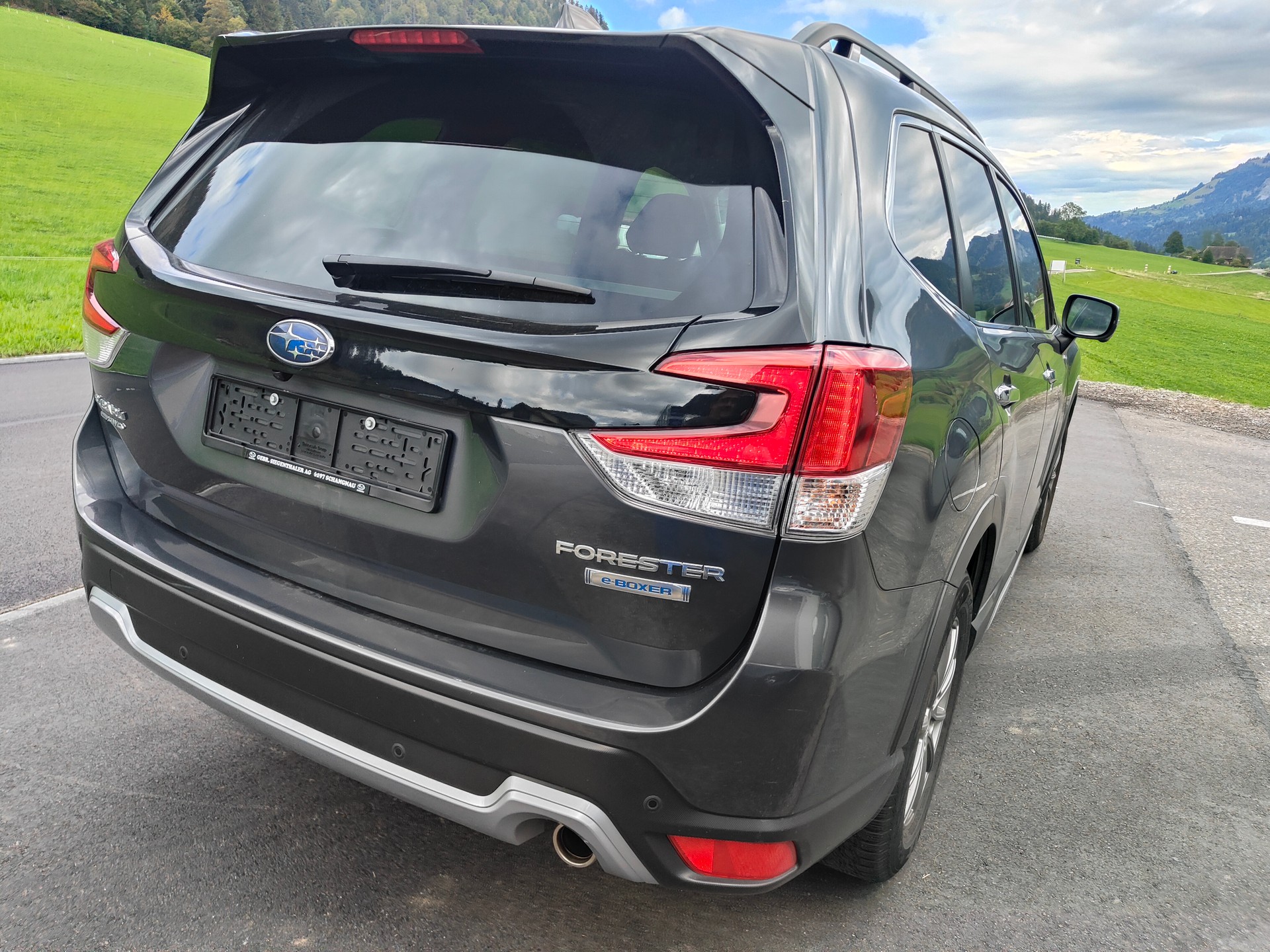 SUBARU Forester 2.0i e-Boxer Swiss Plus Lineartronic-showroom-element-2