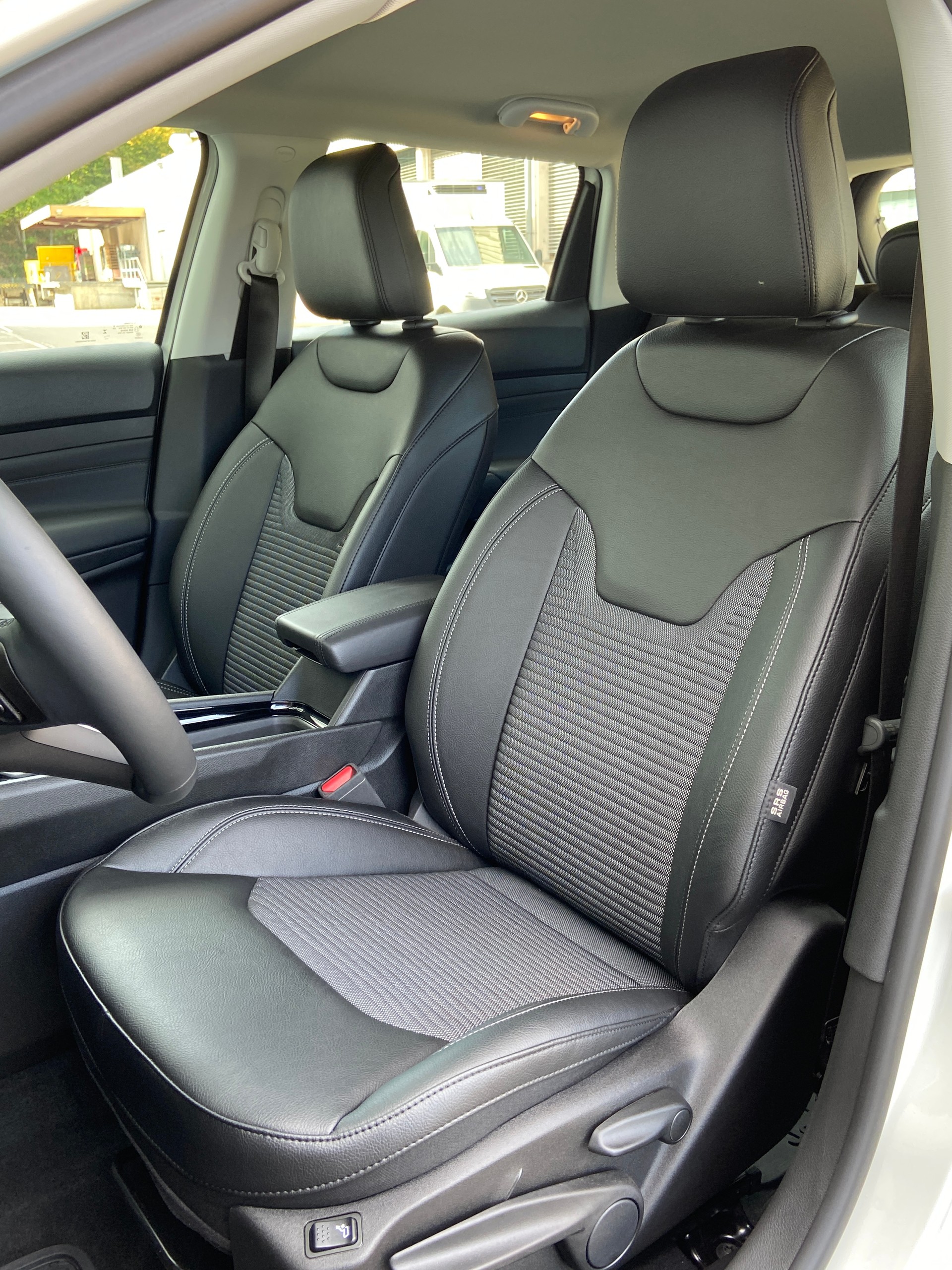JEEP Compass 4x2 1.5 T MHEV Swiss Altitude-image-5