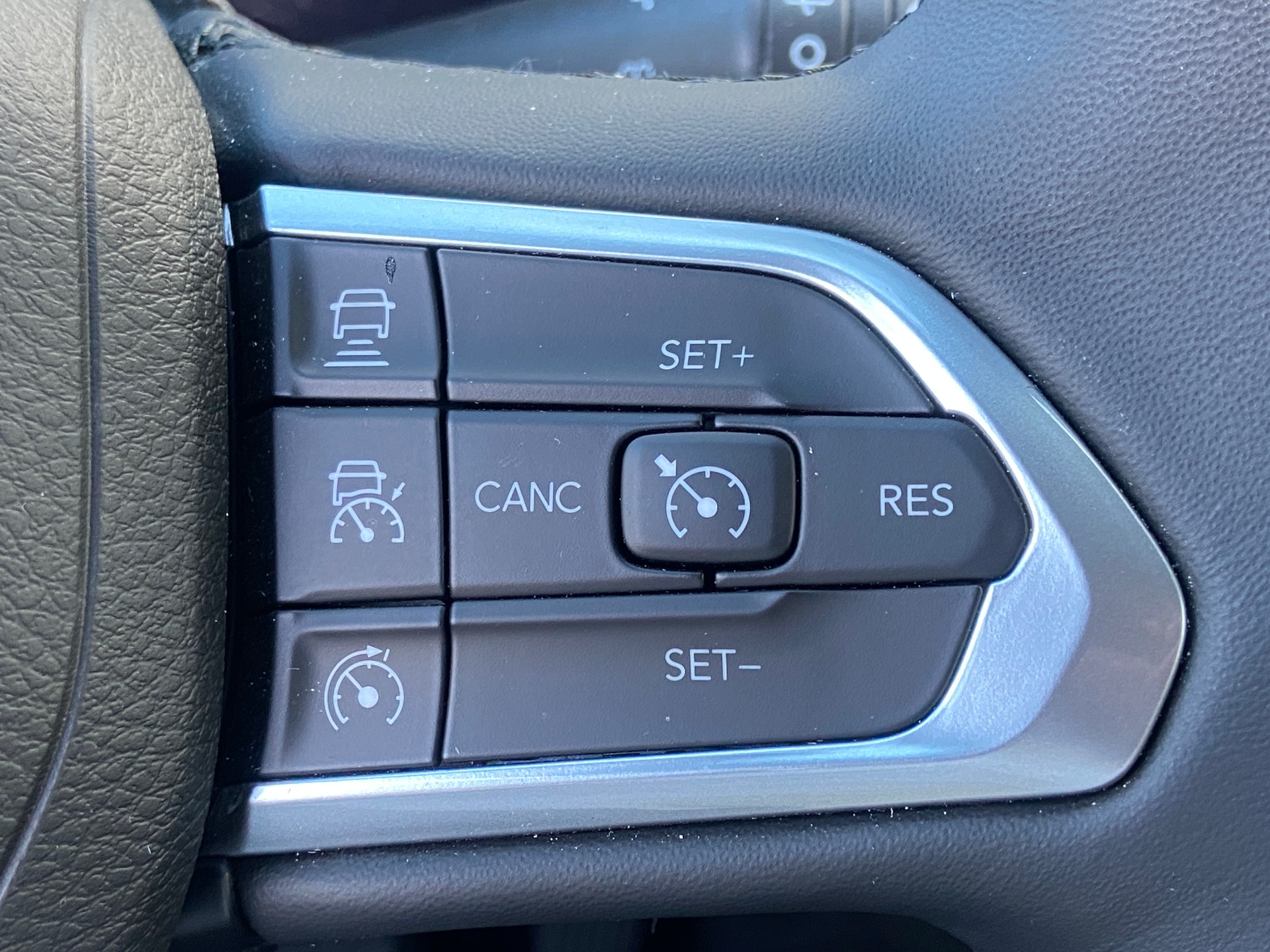 JEEP Compass 4x2 1.5 T MHEV Swiss Altitude-image-8