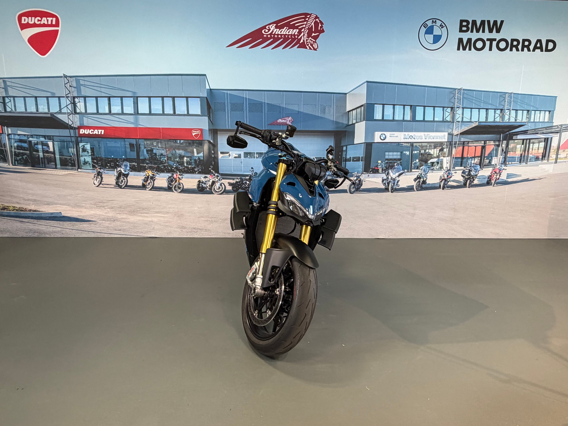 DUCATI Streetfighter V4 S-image-1