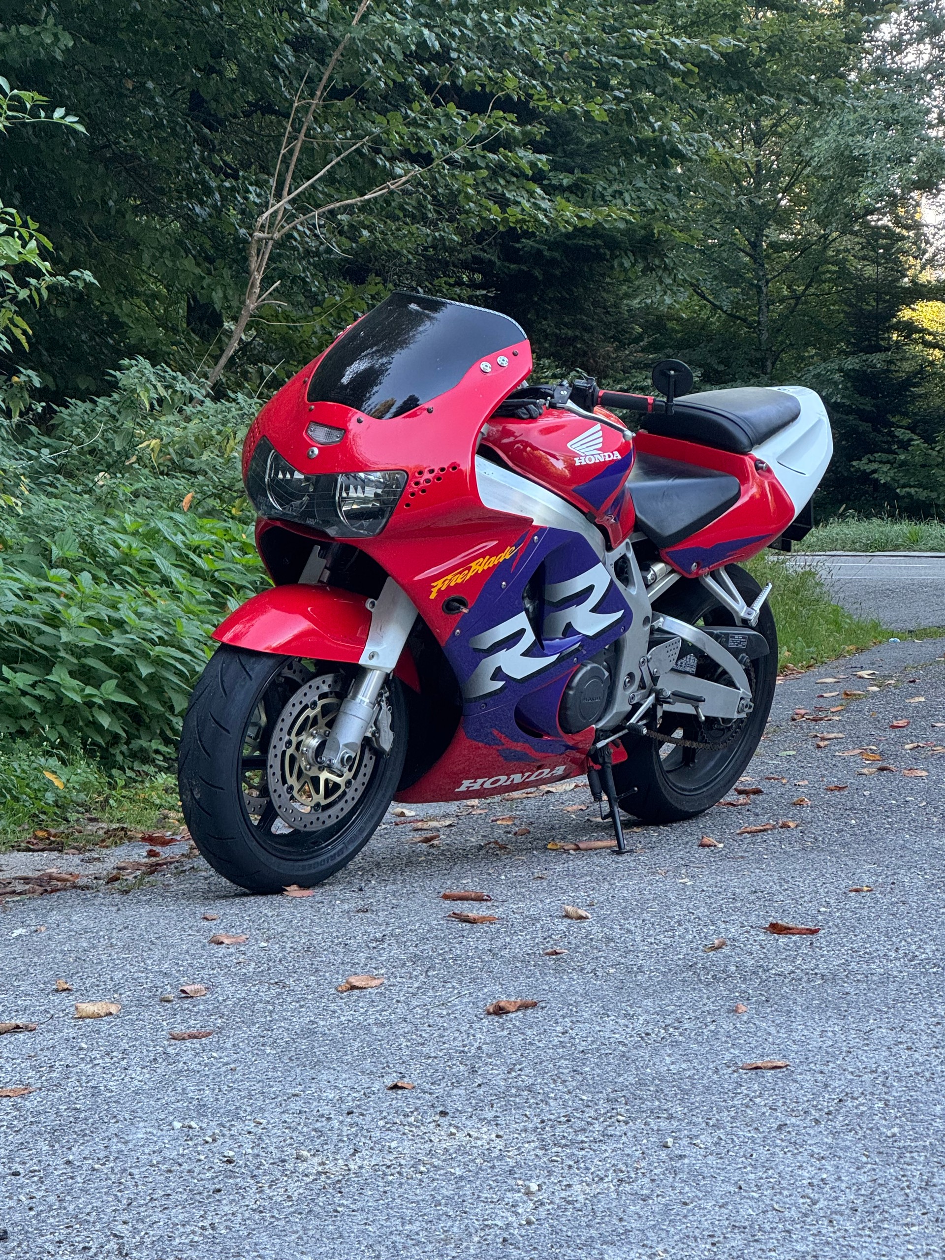 HONDA CBR 900 RR Fireblade-image-0