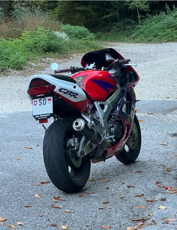 HONDA CBR 900 RR Fireblade-image-2