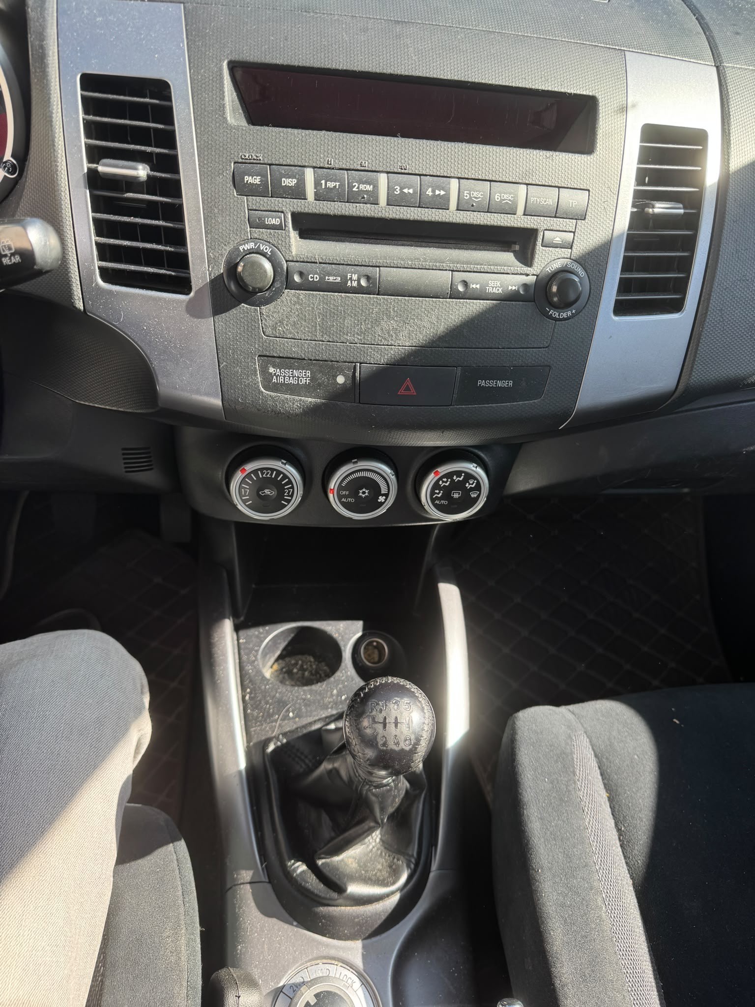 MITSUBISHI Outlander 2.0 DID Invite 4WD-image-7