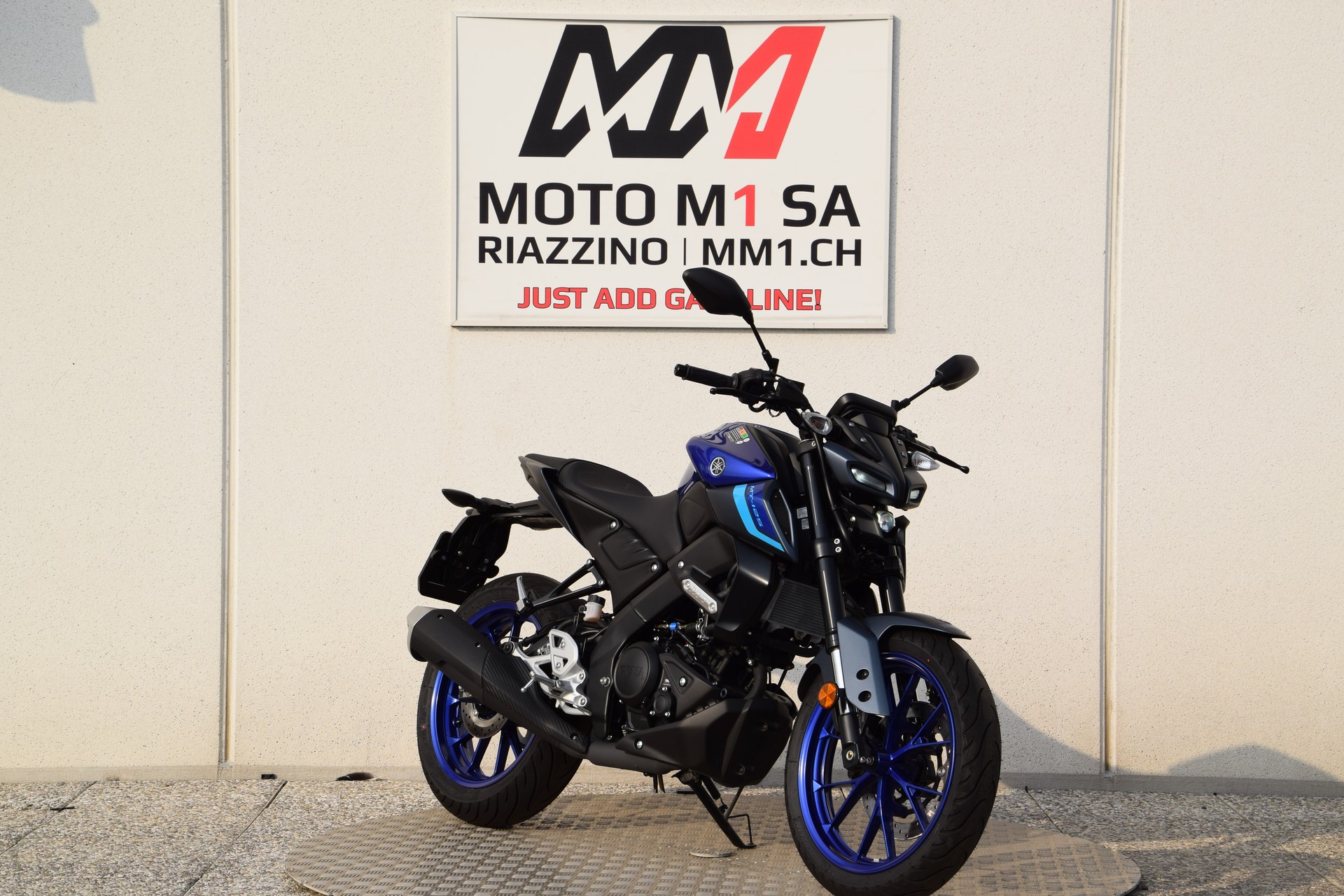YAMAHA MT-125 ABS-showroom-element-1