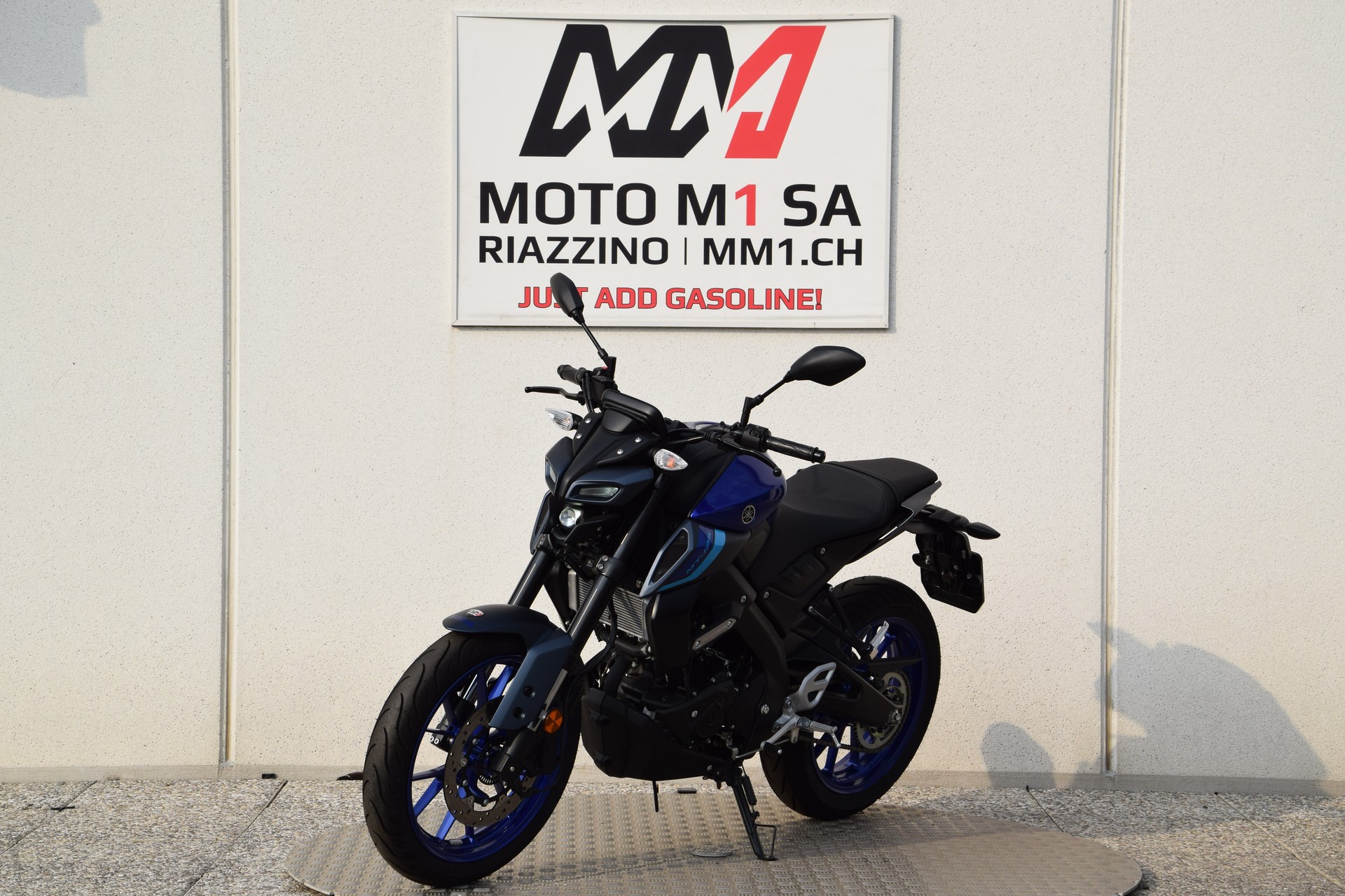 YAMAHA MT-125 ABS-showroom-element-3