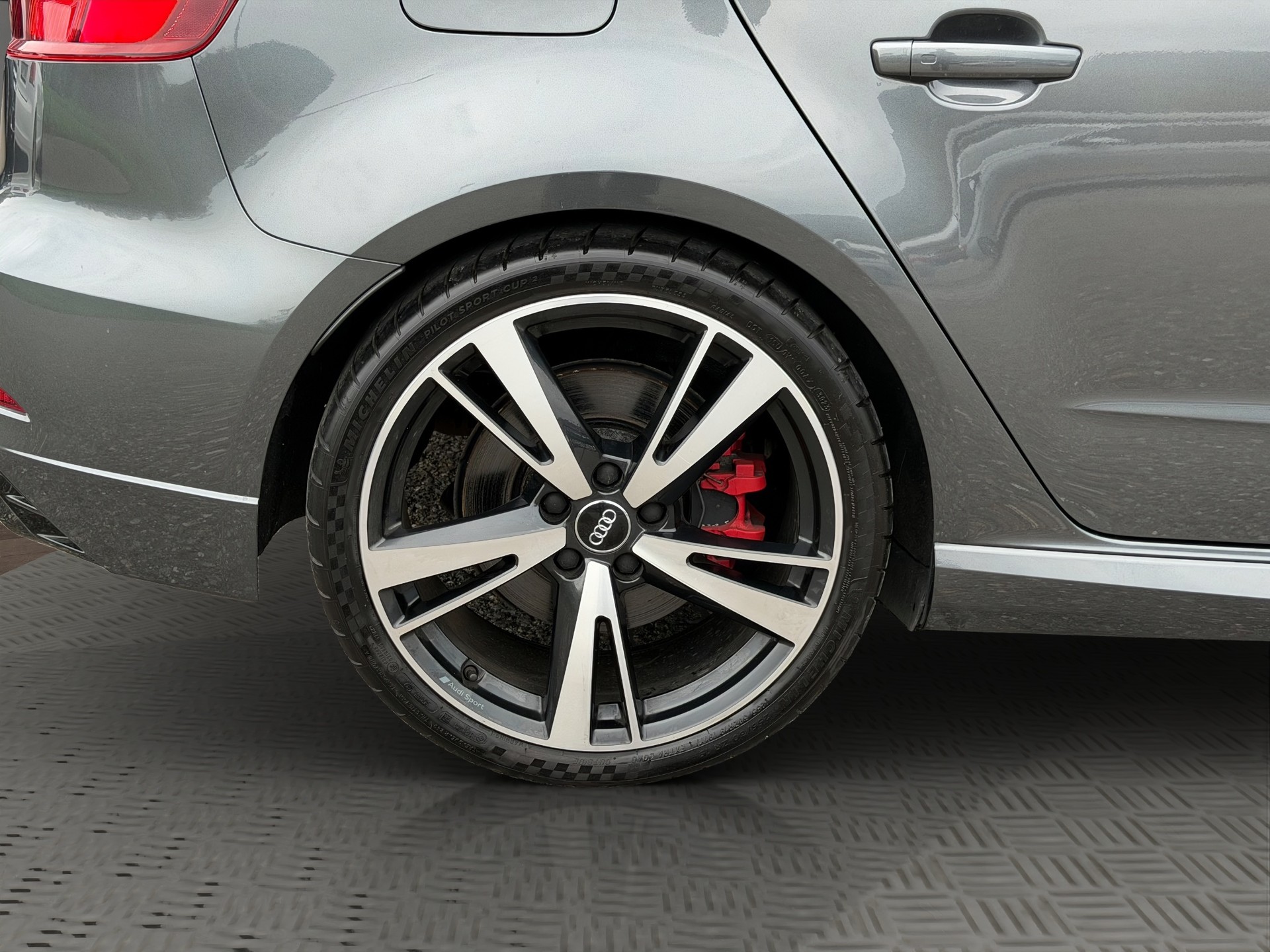 AUDI RS3 Sportback 2.5 TSI quattro S-tronic-image-29