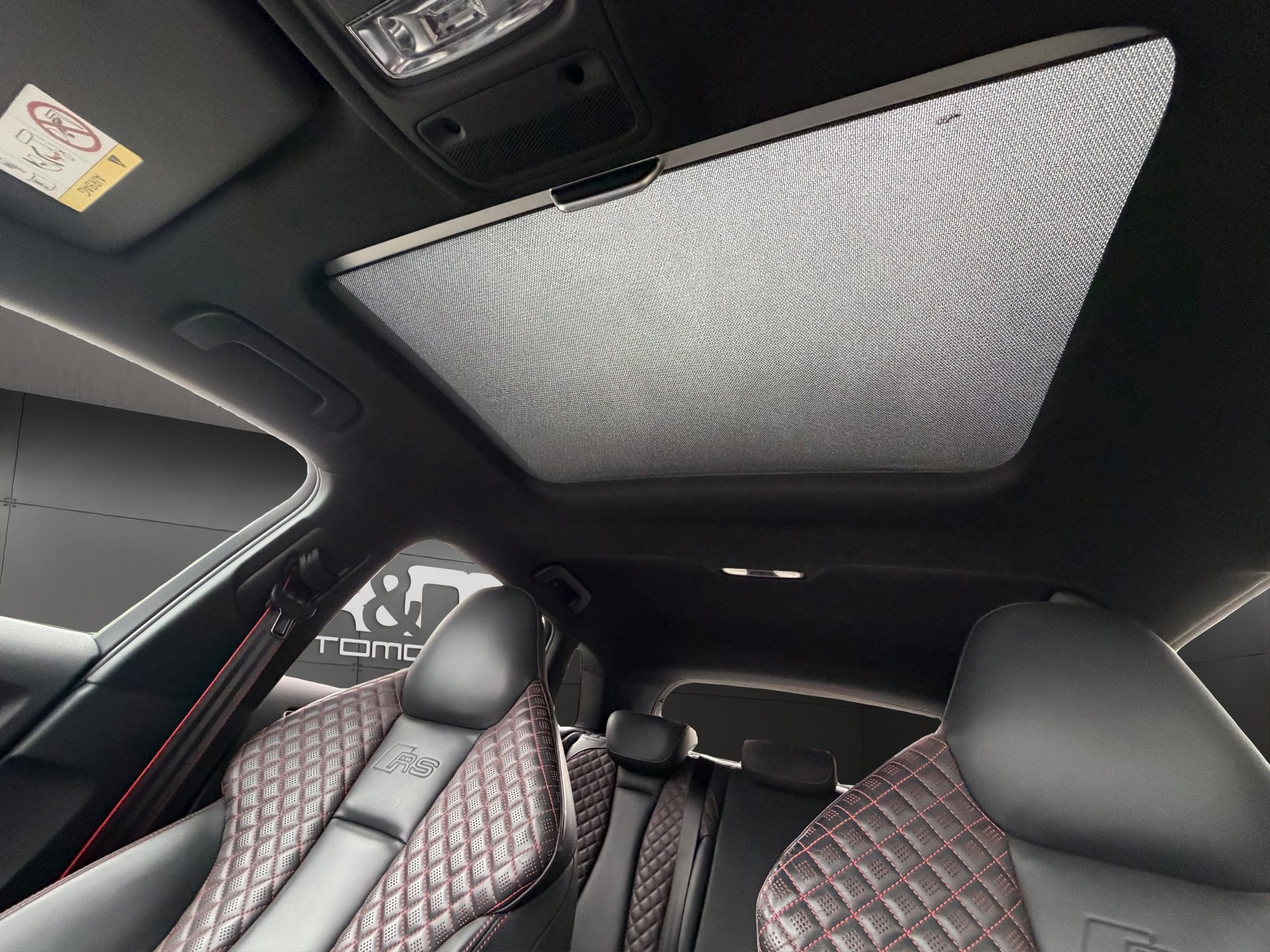 AUDI RS3 Sportback 2.5 TSI quattro S-tronic-image-25