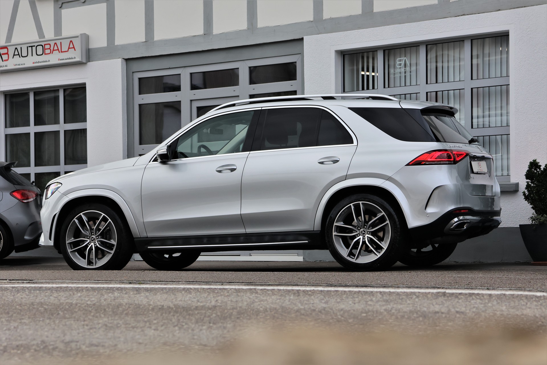 MERCEDES-BENZ GLE 450 4Matic AMG Line 9G-Tronic (CH) + 3.5T AHK-showroom-element-3
