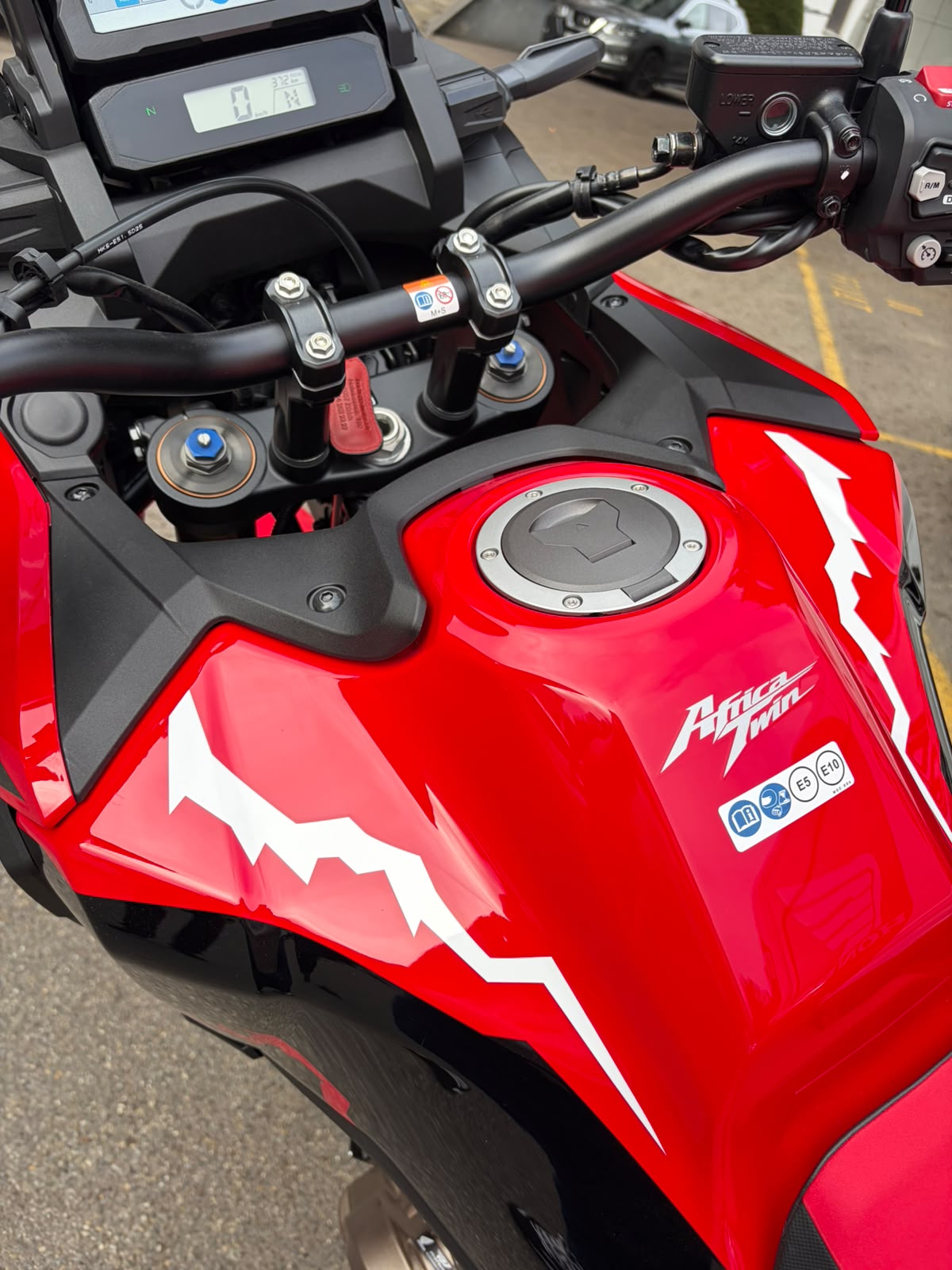 HONDA CRF 1100 DCT Africa Twin-image-1