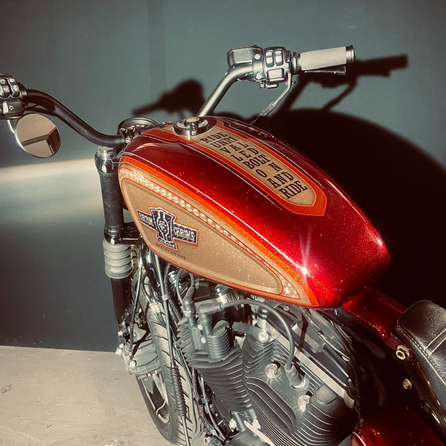 HARLEY-DAVIDSON XL 883 N Sportster Iron ABS-image-2