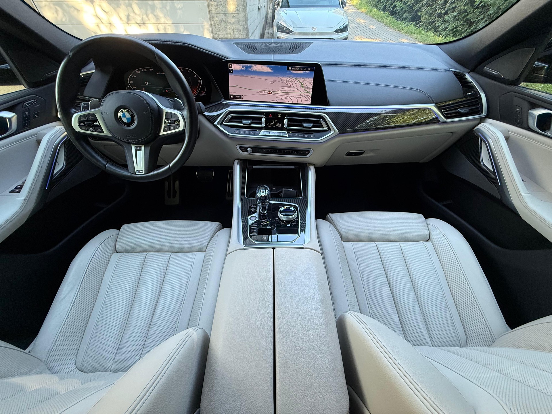 BMW X6 M50d-image-23