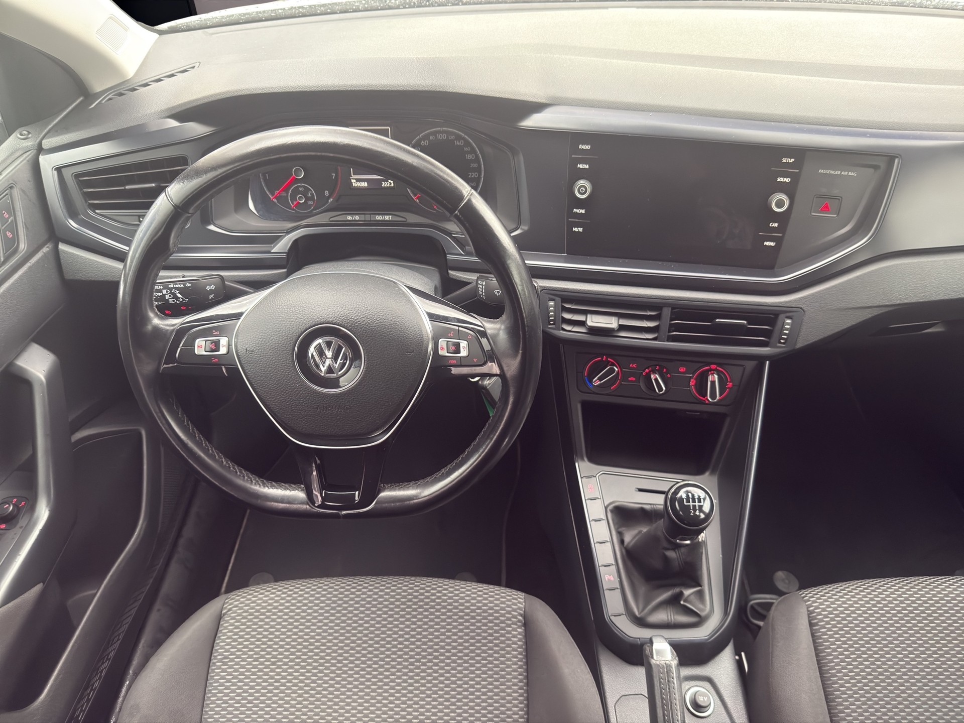 VW Polo 1.0 TSI BMT Trendline-image-10