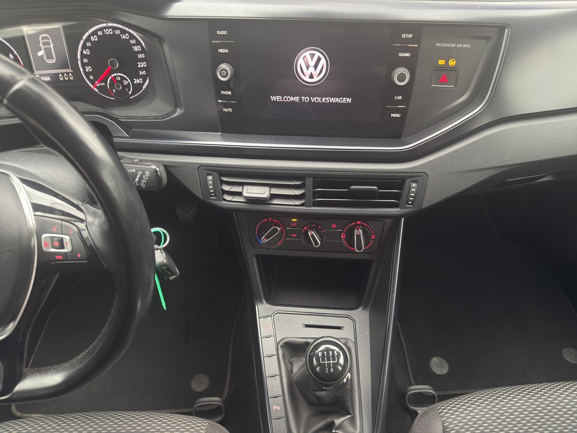 VW Polo 1.0 TSI BMT Trendline-image-11