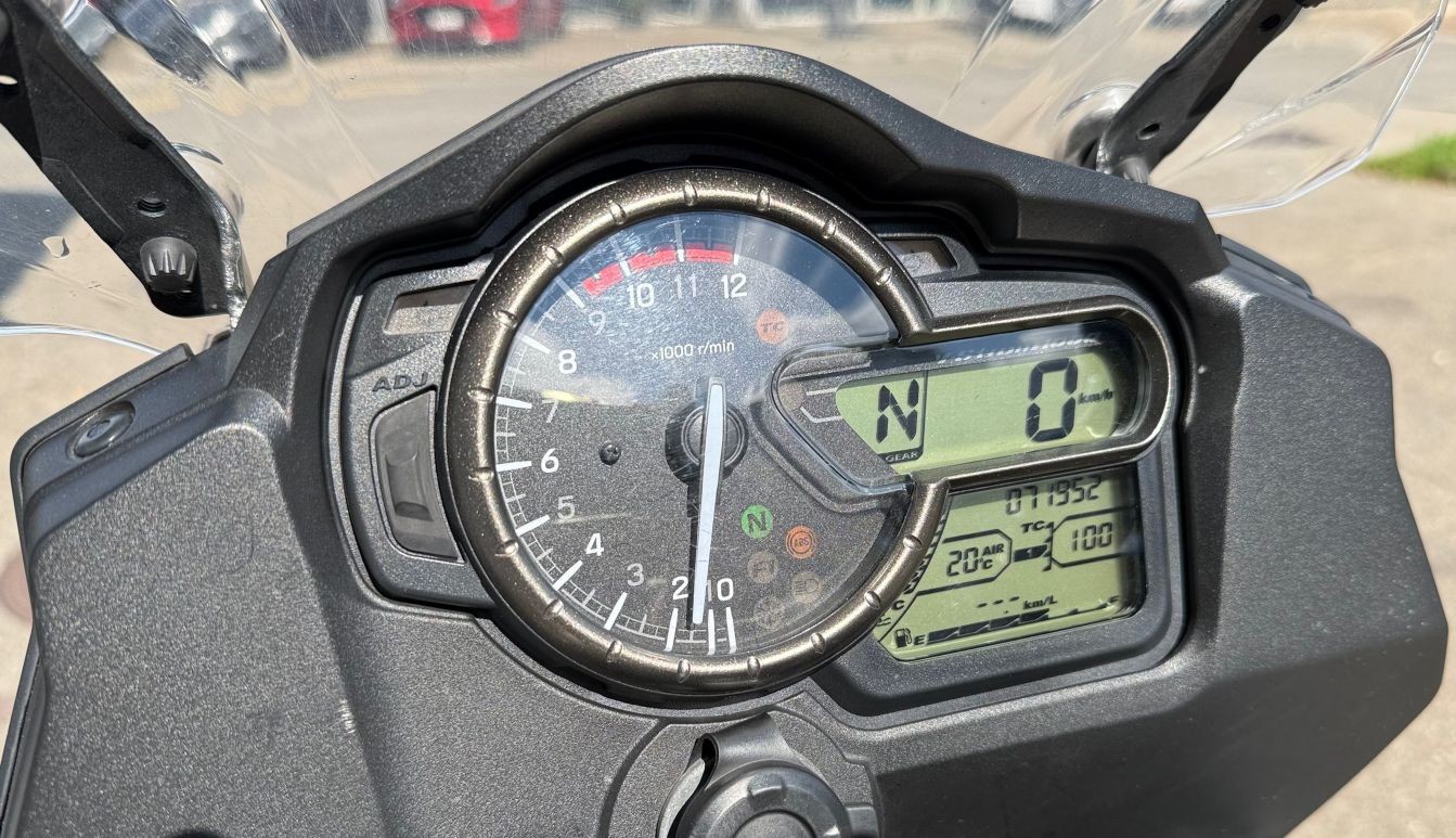 SUZUKI DL 1000 A V-Strom L4-image-5
