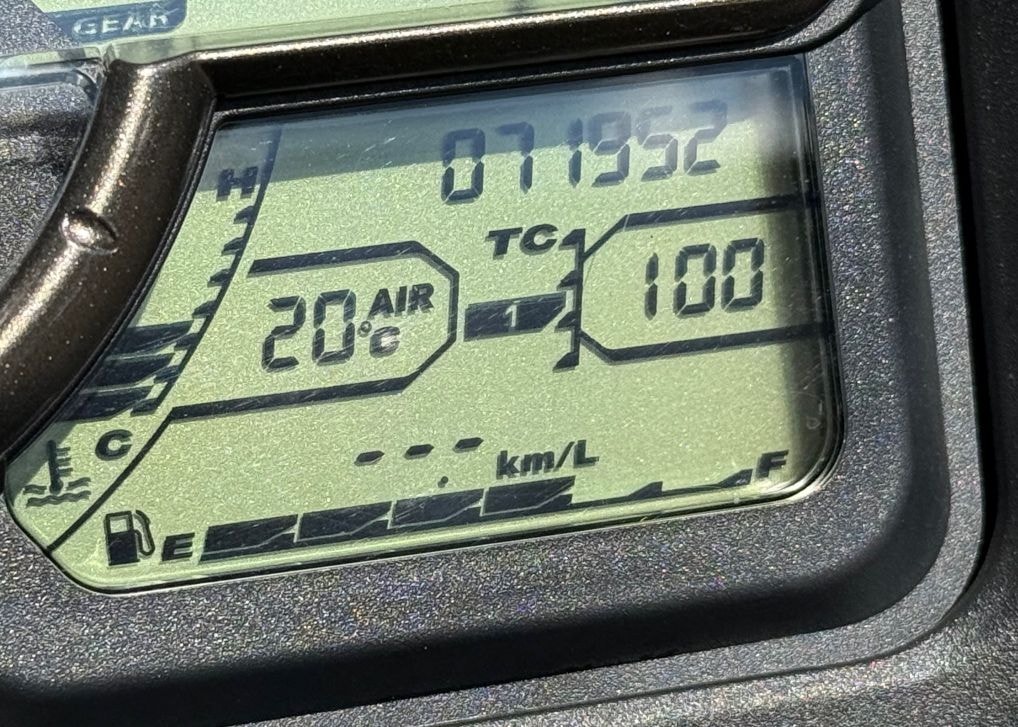 SUZUKI DL 1000 A V-Strom L4-image-6