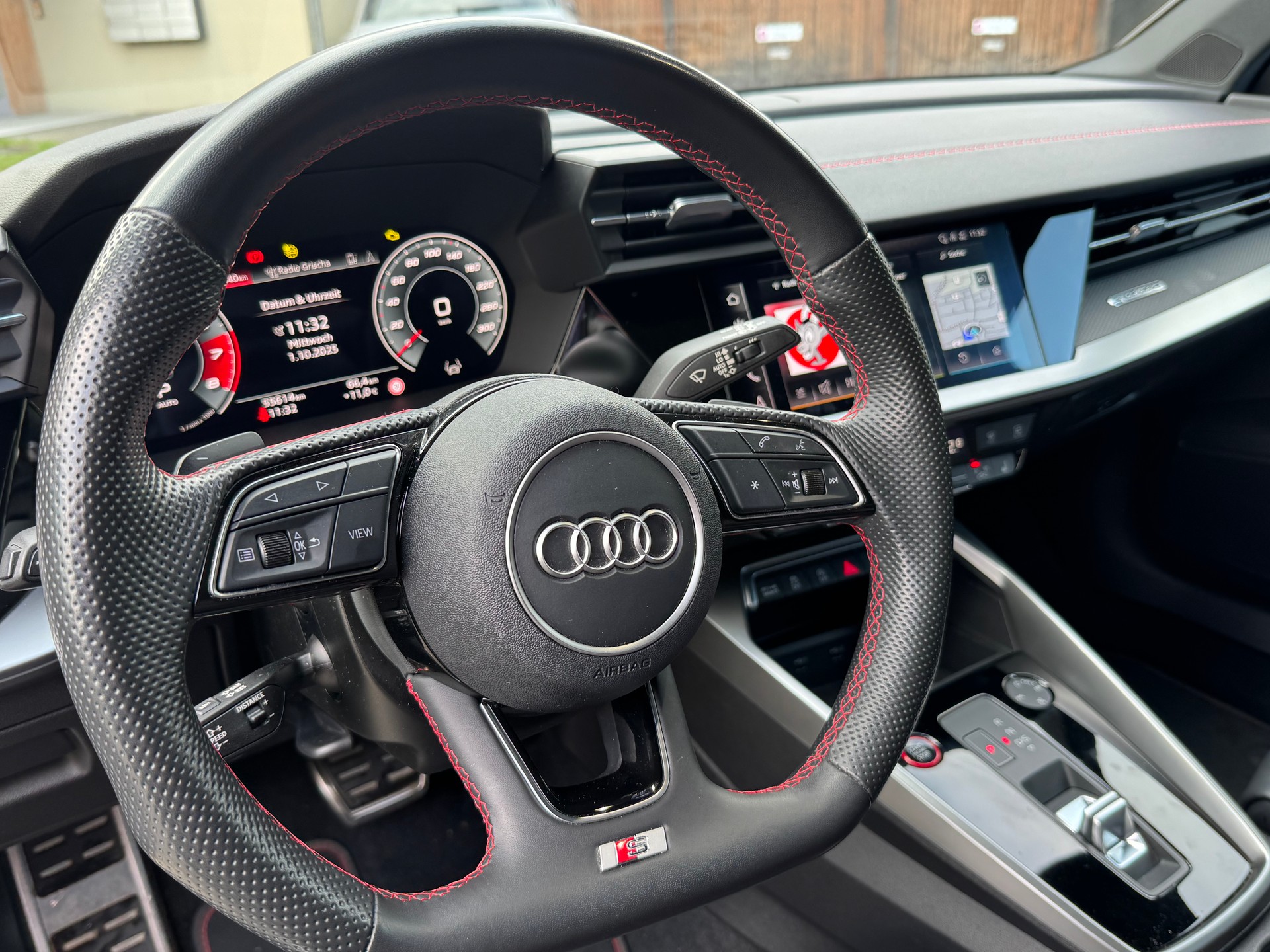 AUDI S3 Sportback 2.0 TFSI quattro S-tronic-image-11