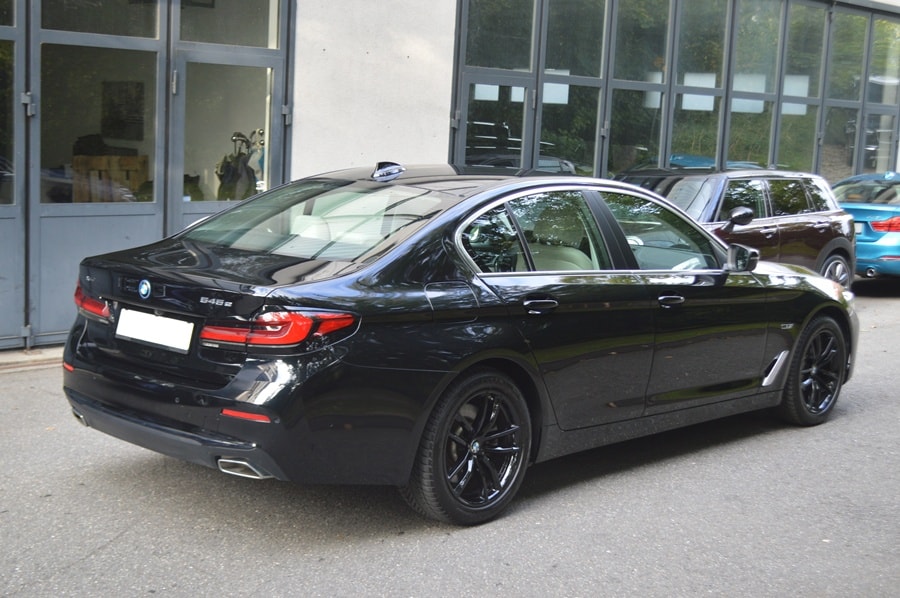 BMW 545e xDrive Steptronic-image-15