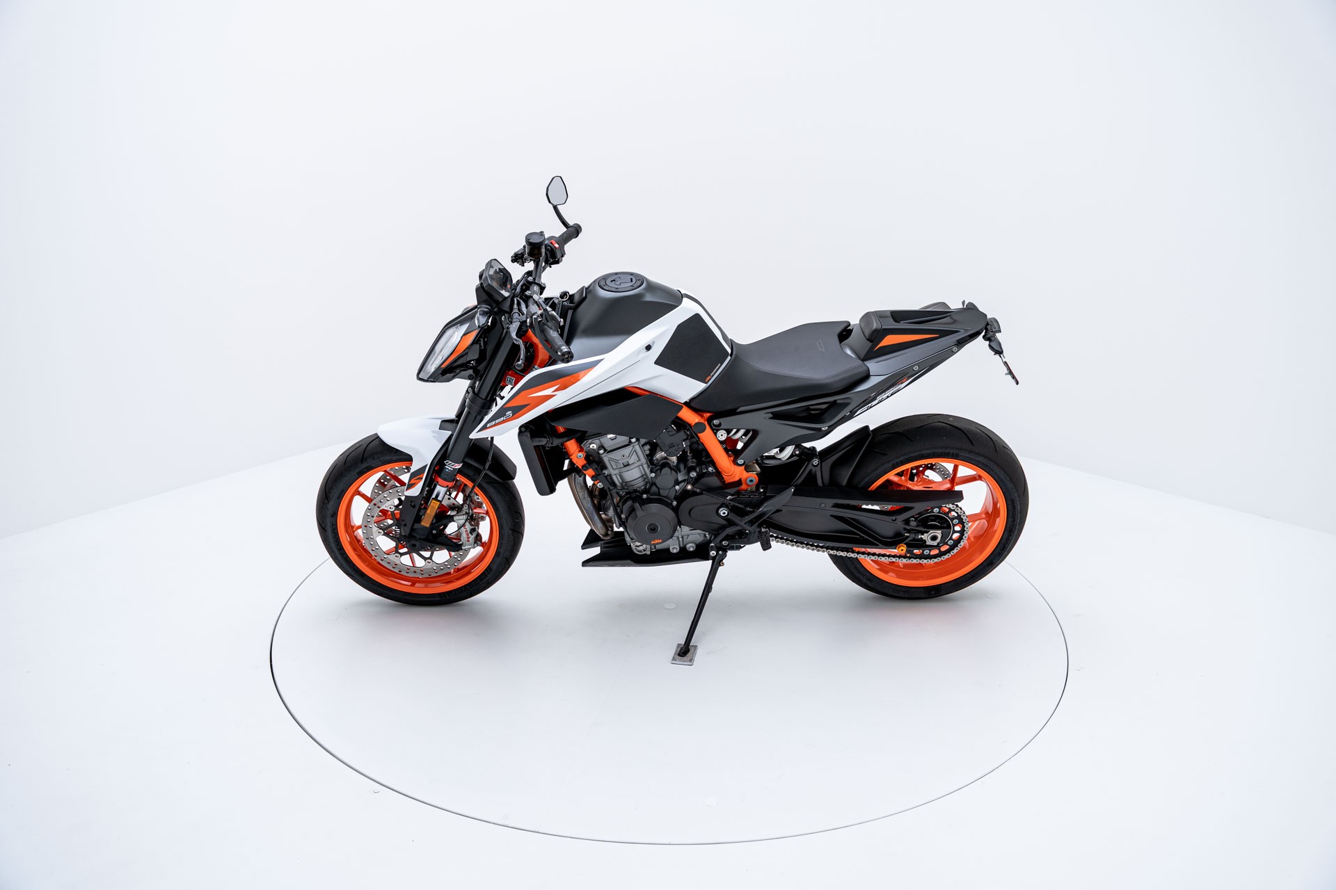 KTM 890 Duke R-image-5