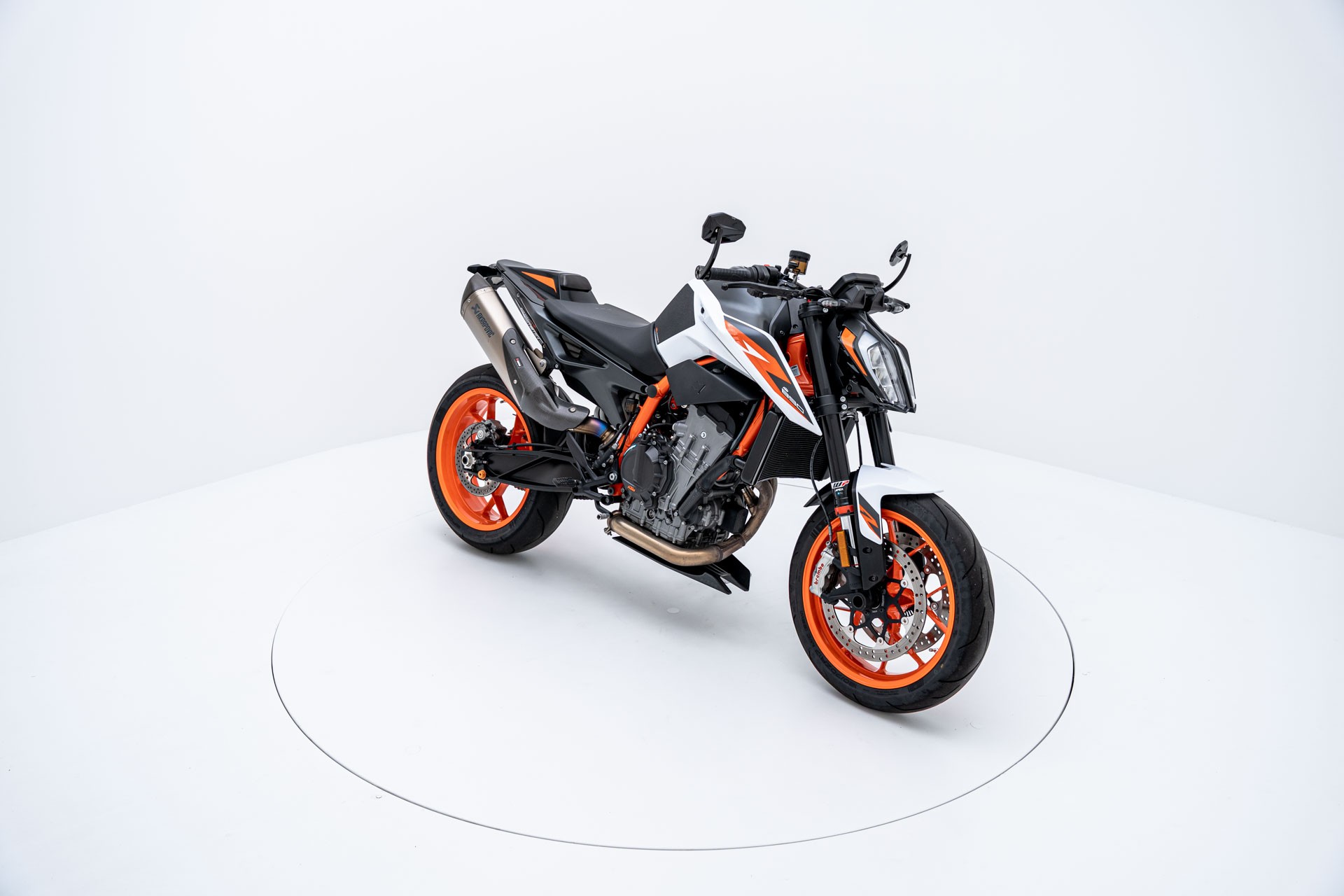 KTM 890 Duke R-image-1