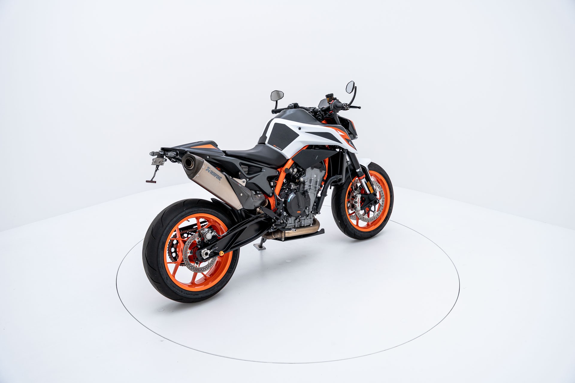 KTM 890 Duke R-image-3