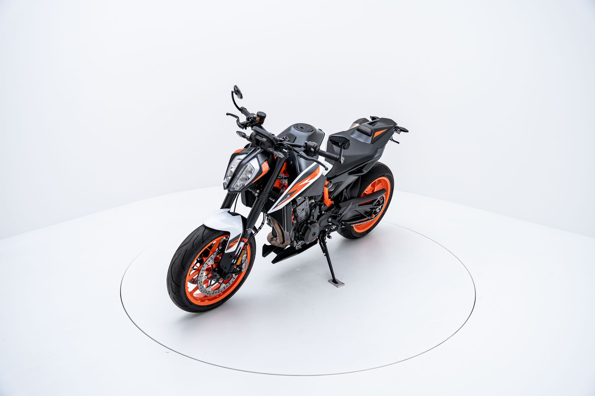 KTM 890 Duke R-image-2