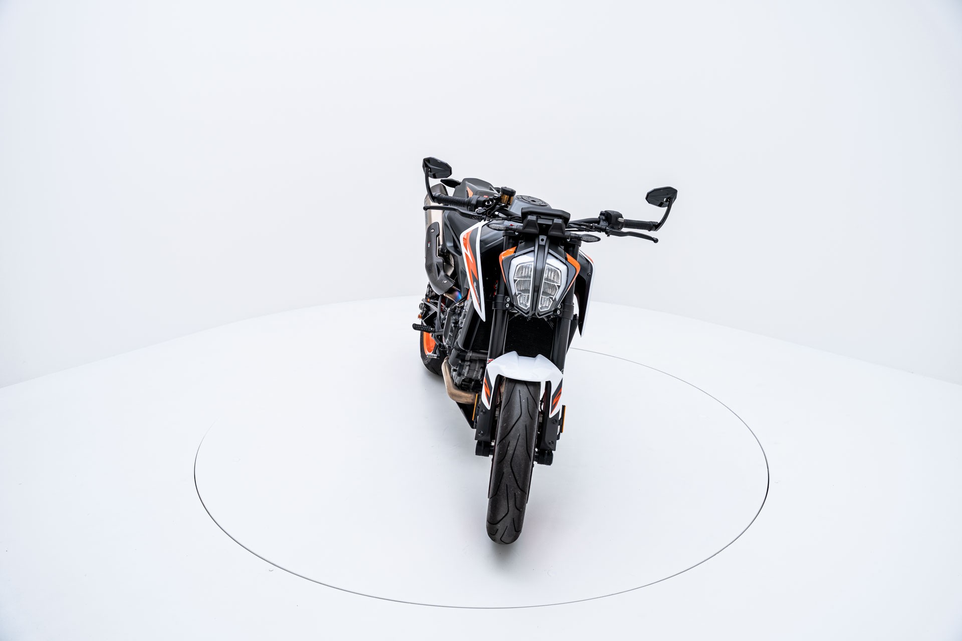 KTM 890 Duke R-image-6
