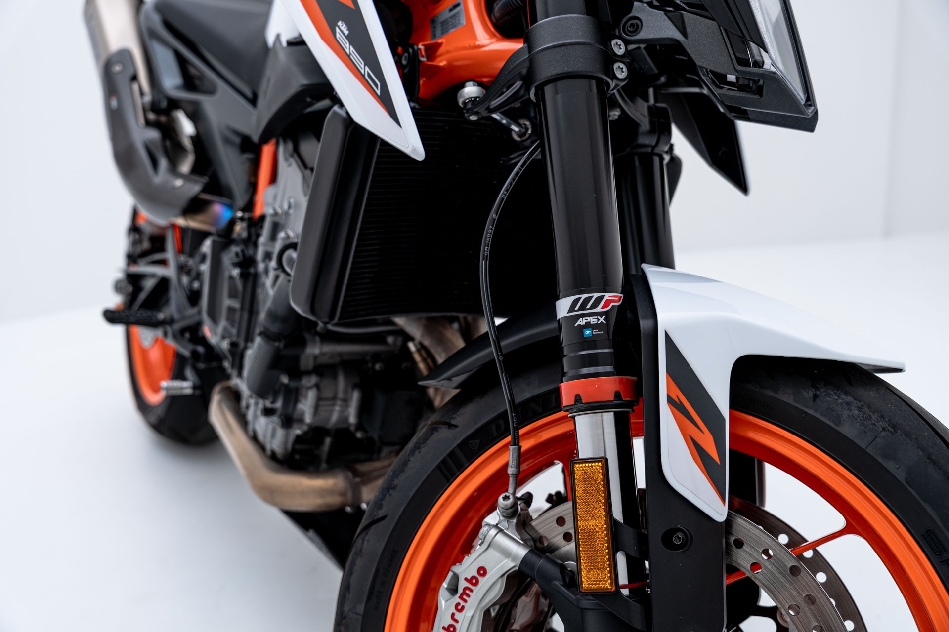 KTM 890 Duke R-image-11