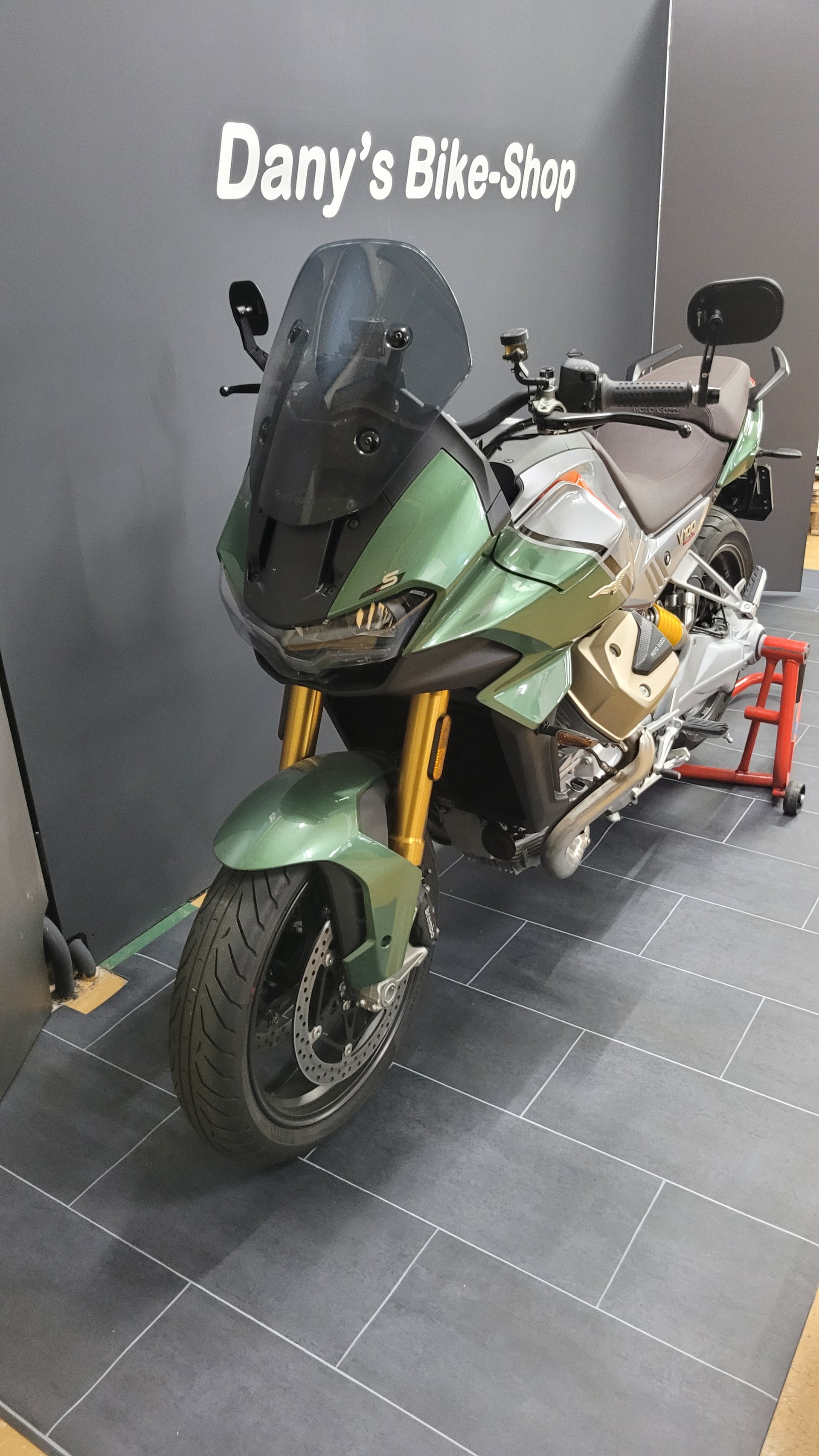 MOTO GUZZI V100 Mandello S-image-1