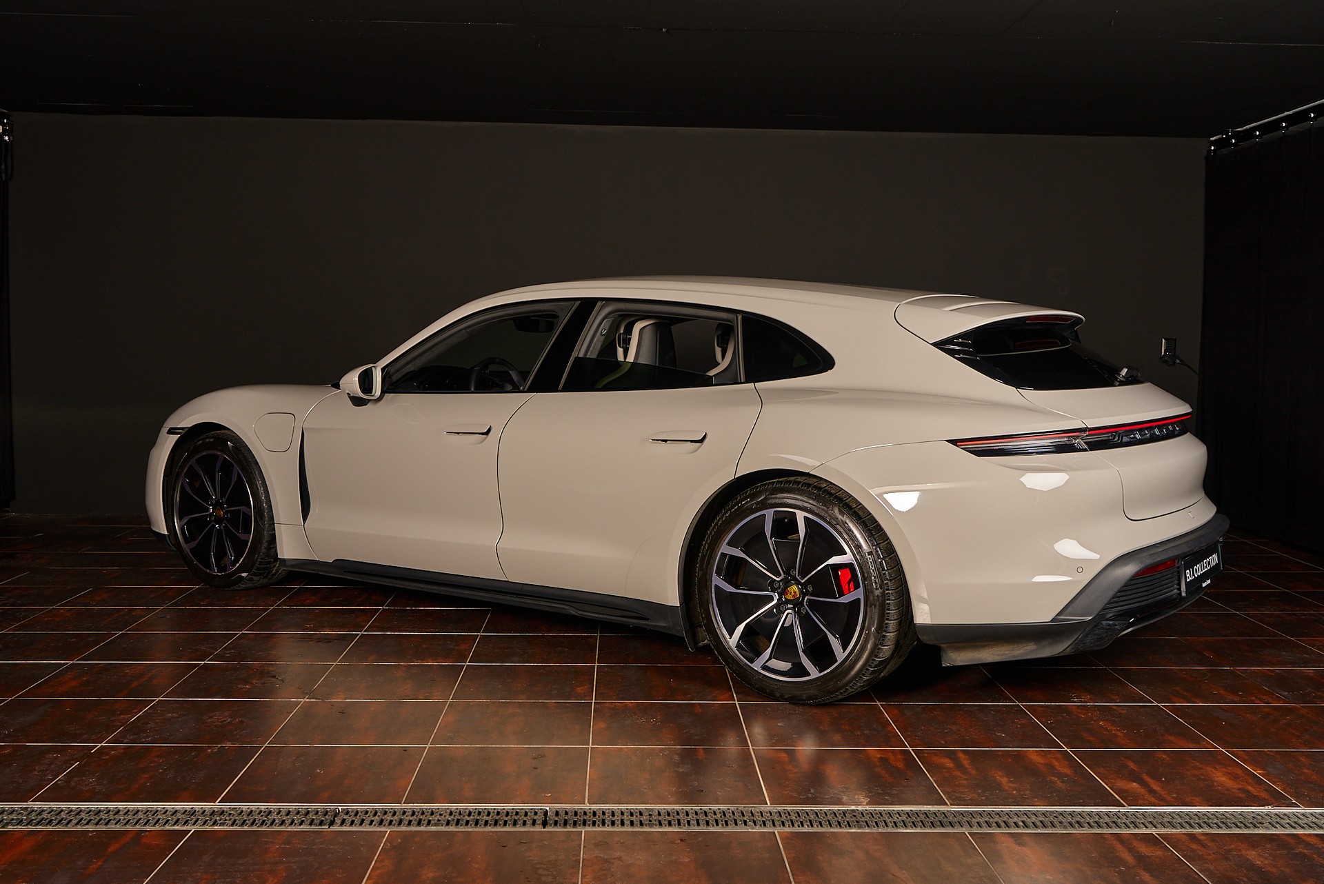 PORSCHE Taycan GTS Sport Turismo Performance Plus 93,4kWh-image-9