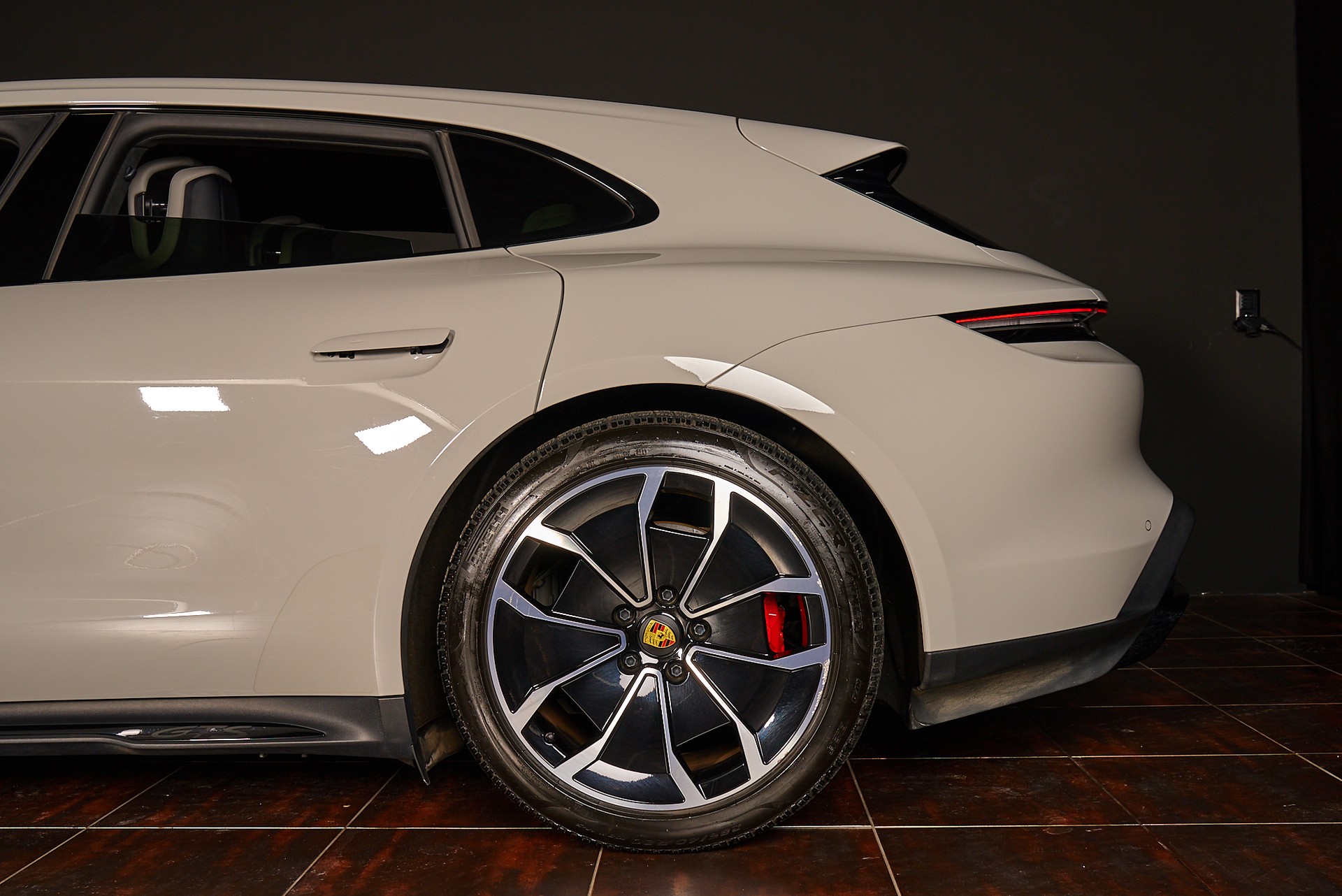 PORSCHE Taycan GTS Sport Turismo Performance Plus 93,4kWh-showroom-element-3